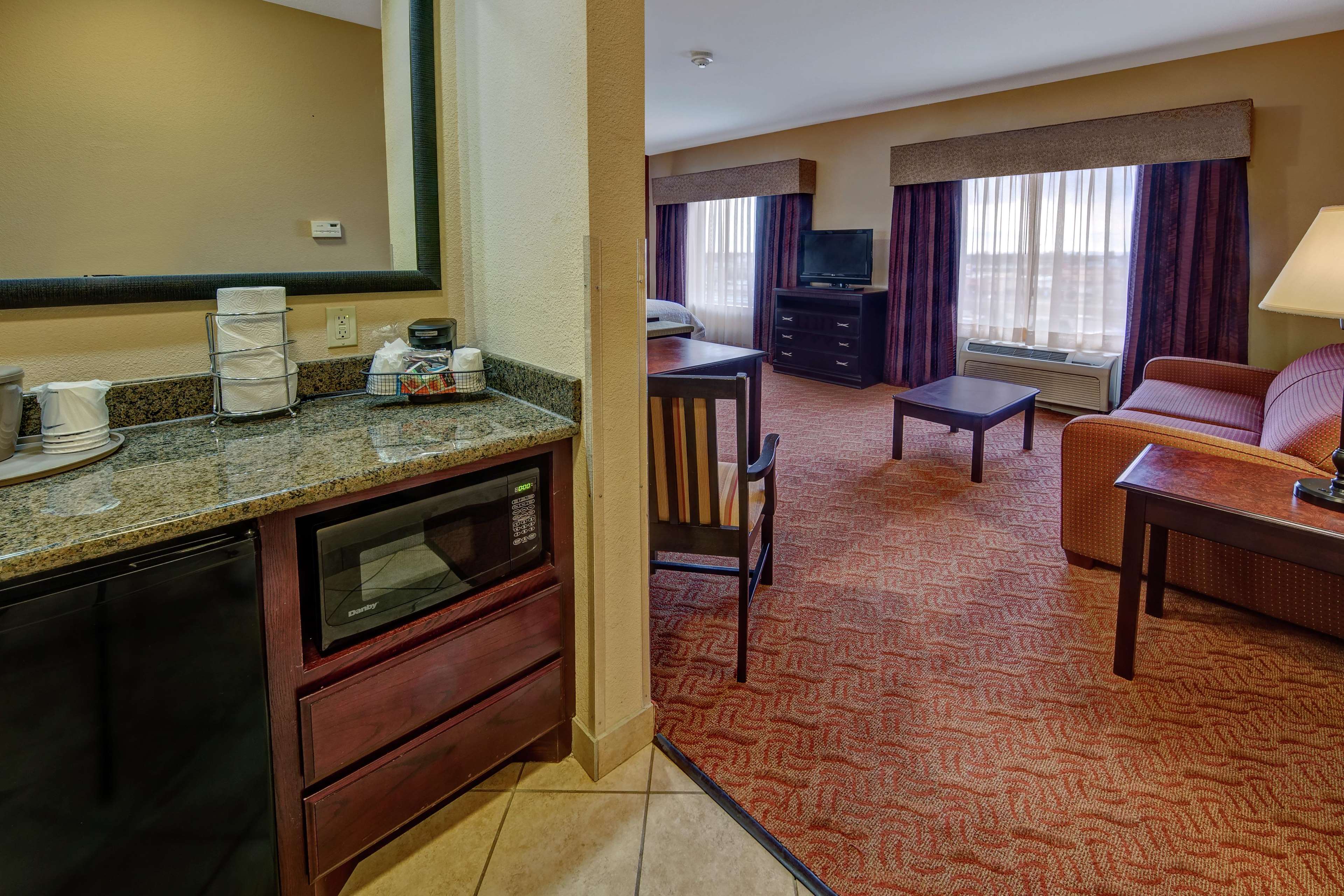 Hampton Inn & Suites Corsicana Photo