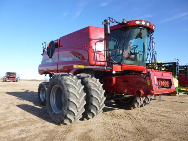 2013 Case IH 8230