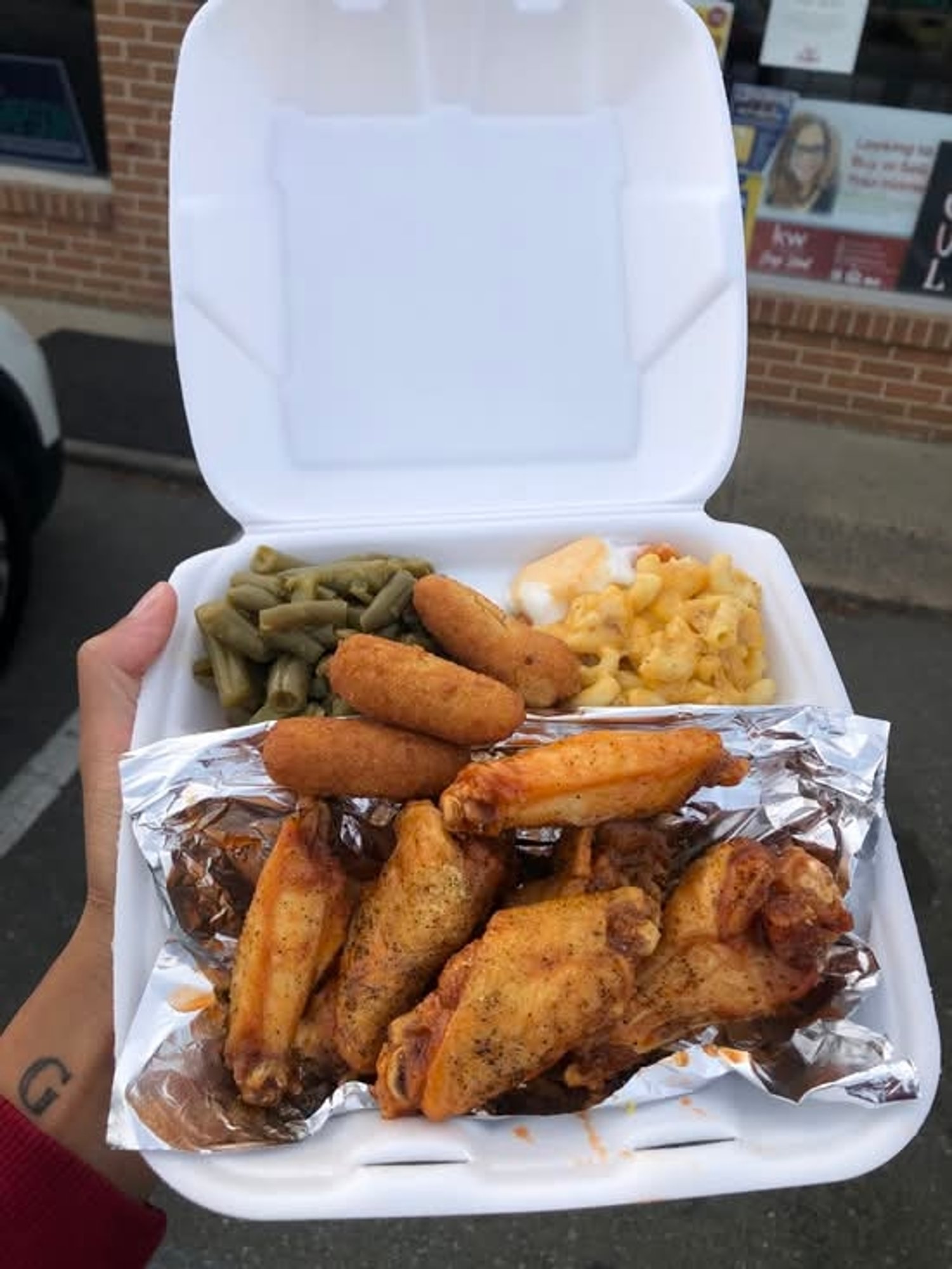 Baked Chicken Wings Combo with 1 Side