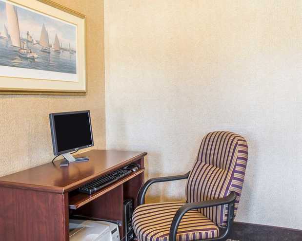 Images Quality Inn Mystic-Groton
