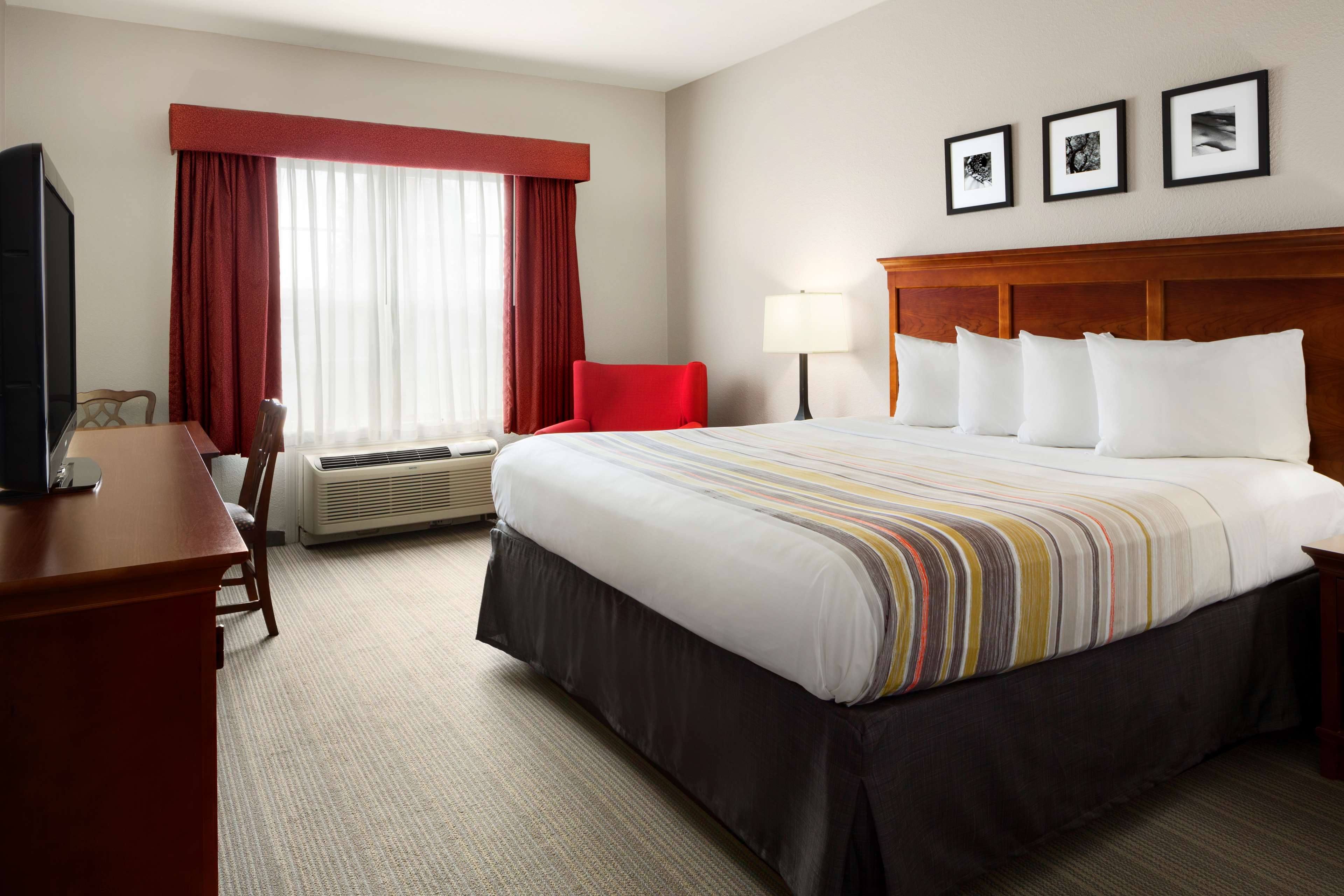 Country Inn & Suites by Radisson, Columbus West, OH Photo