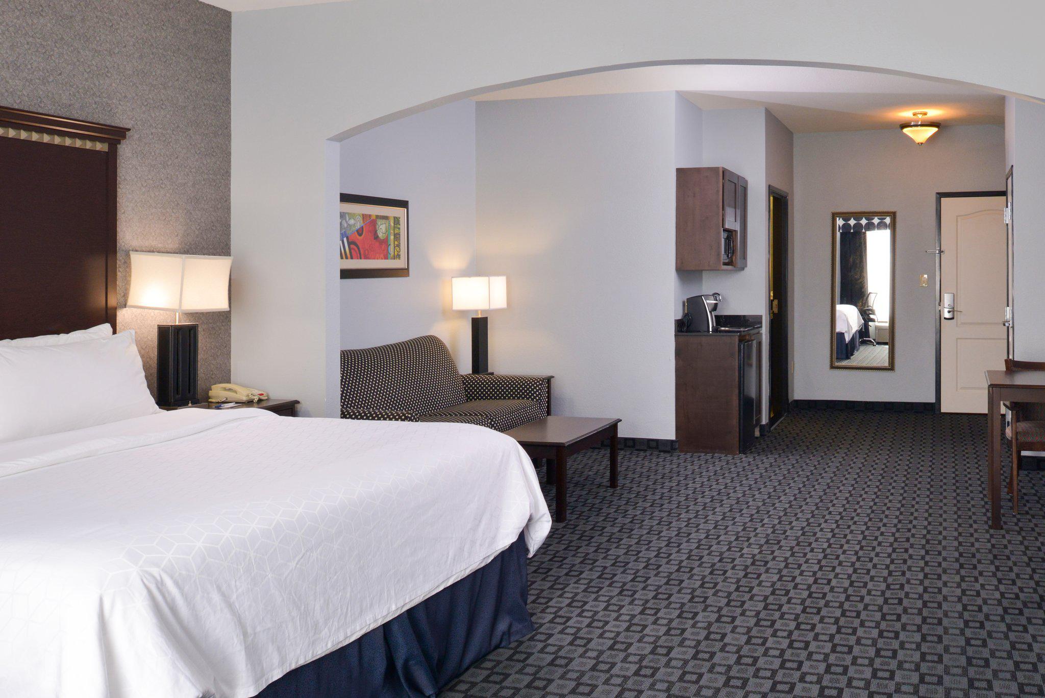 Holiday Inn Express & Suites Royse City - Rockwall Photo