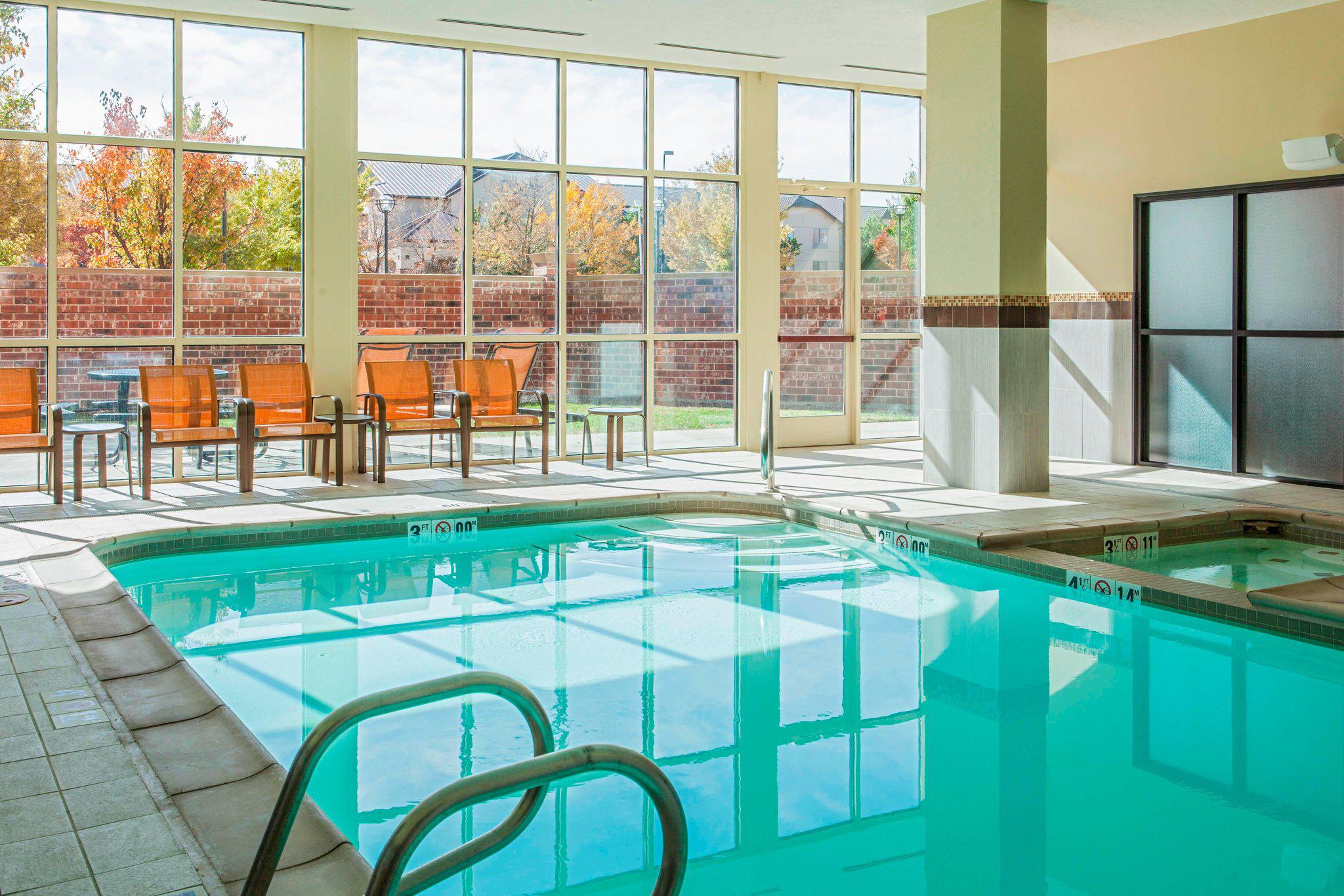 Courtyard by Marriott Denver Airport Photo