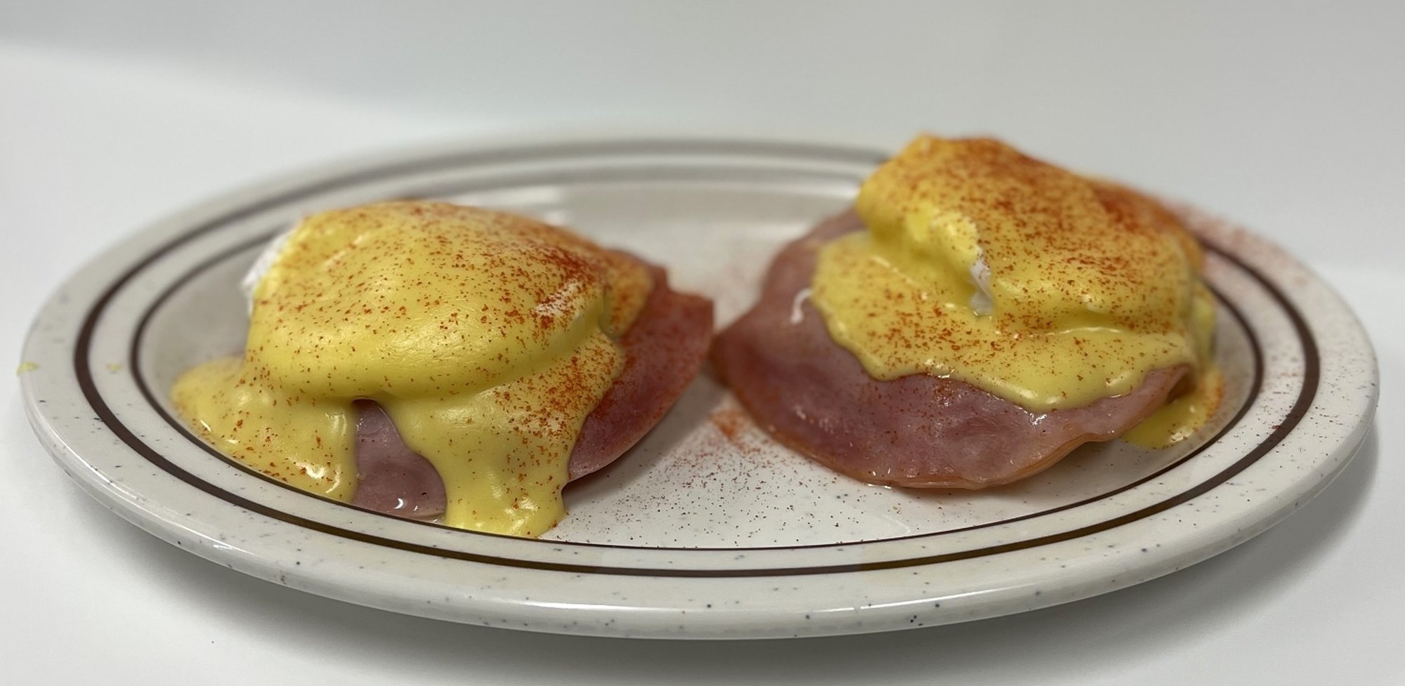 Eggs Benedict W/ Ham