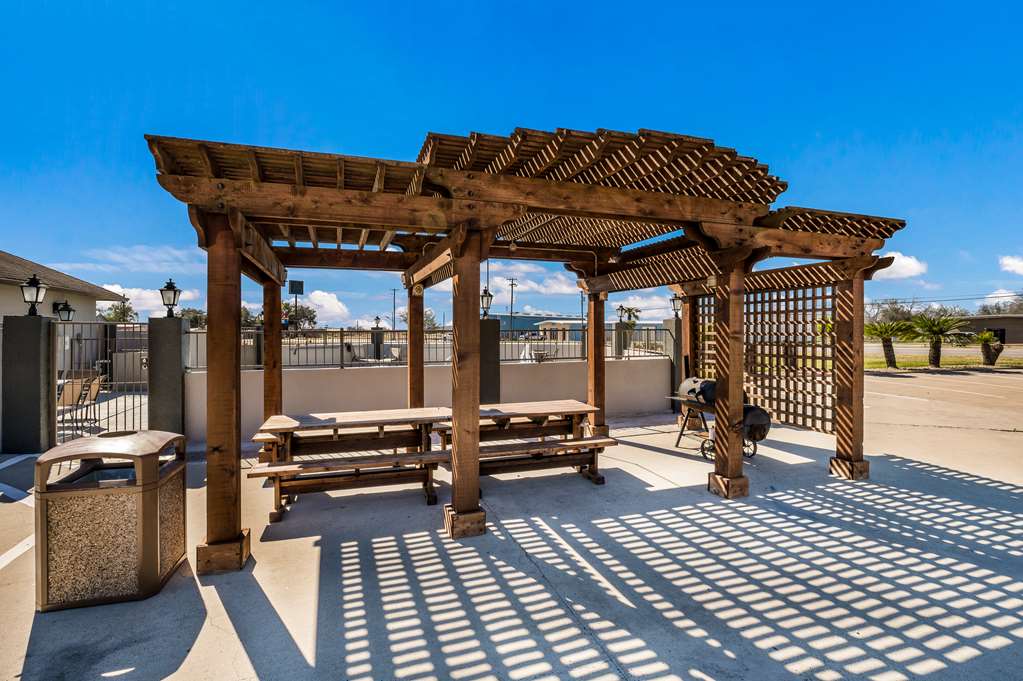 SureStay by Best Western Alice Image