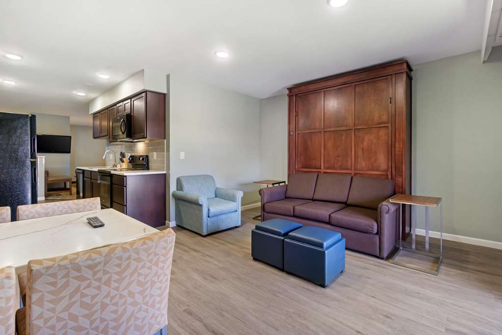 Best Western Plus Ahtanum Inn Image