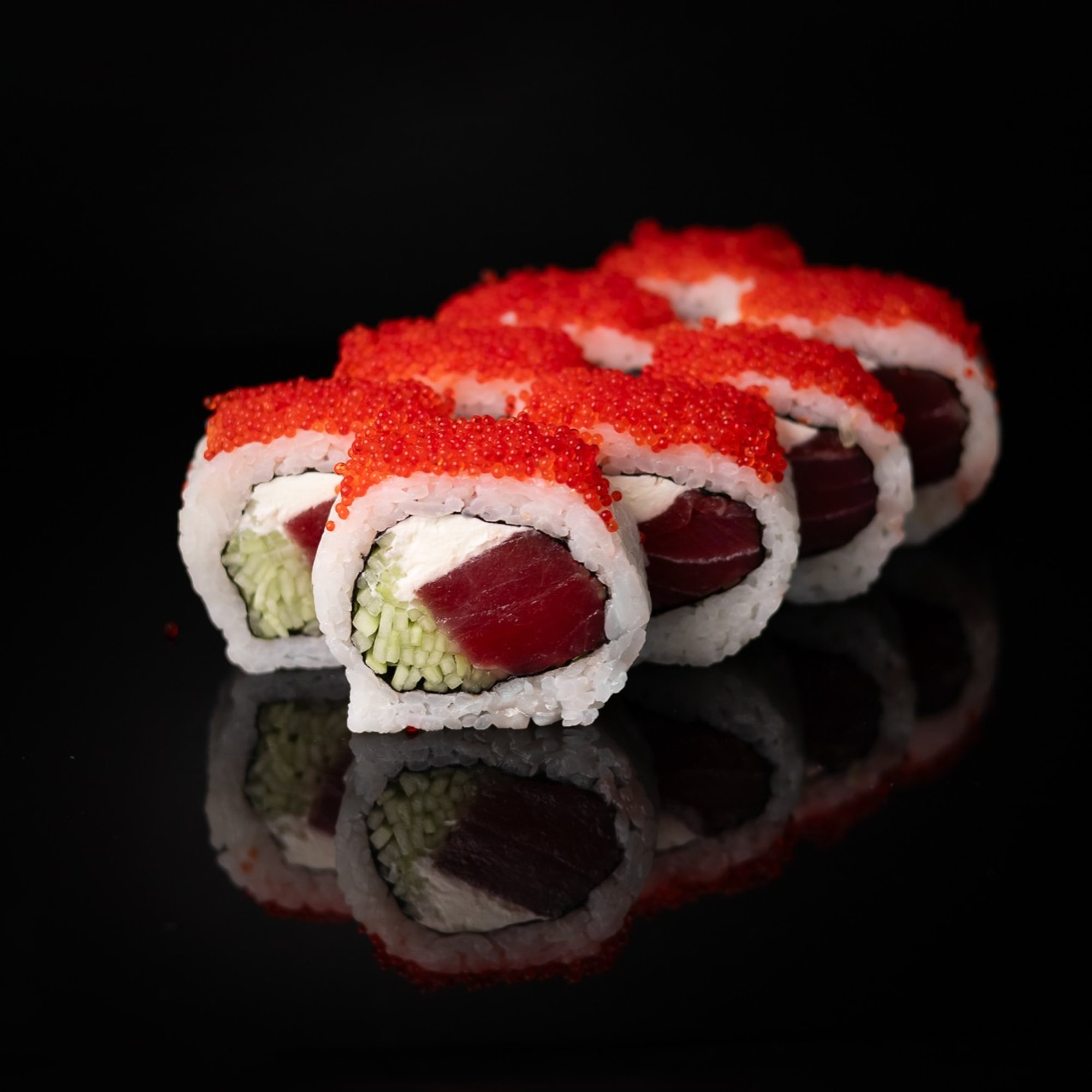 California Tuna in Tobiko Roll