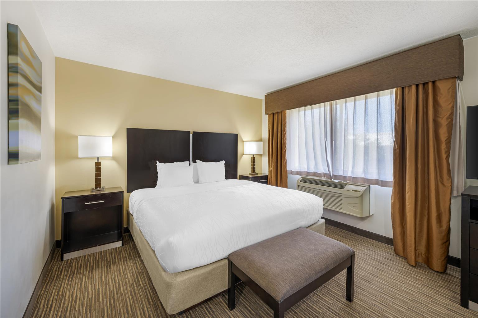 Best Western Plus The Four Corners Inn
