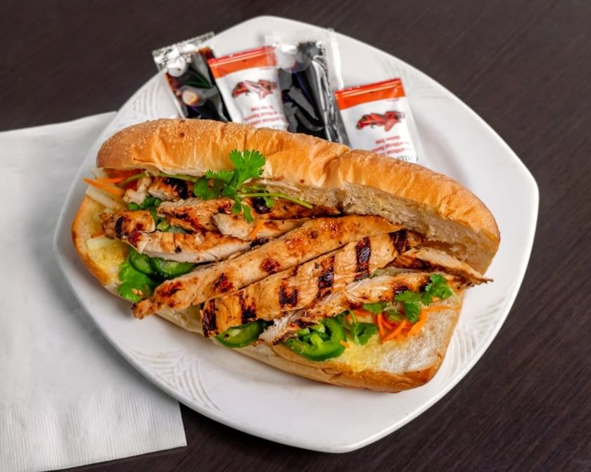 BM1. Grilled Chicken or Pork Sandwich