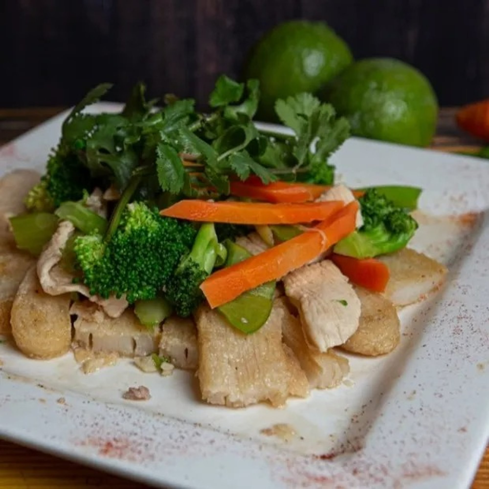 Chicken with Vegetables Pan Fried Noodle (Pho Ap Chao Ga)