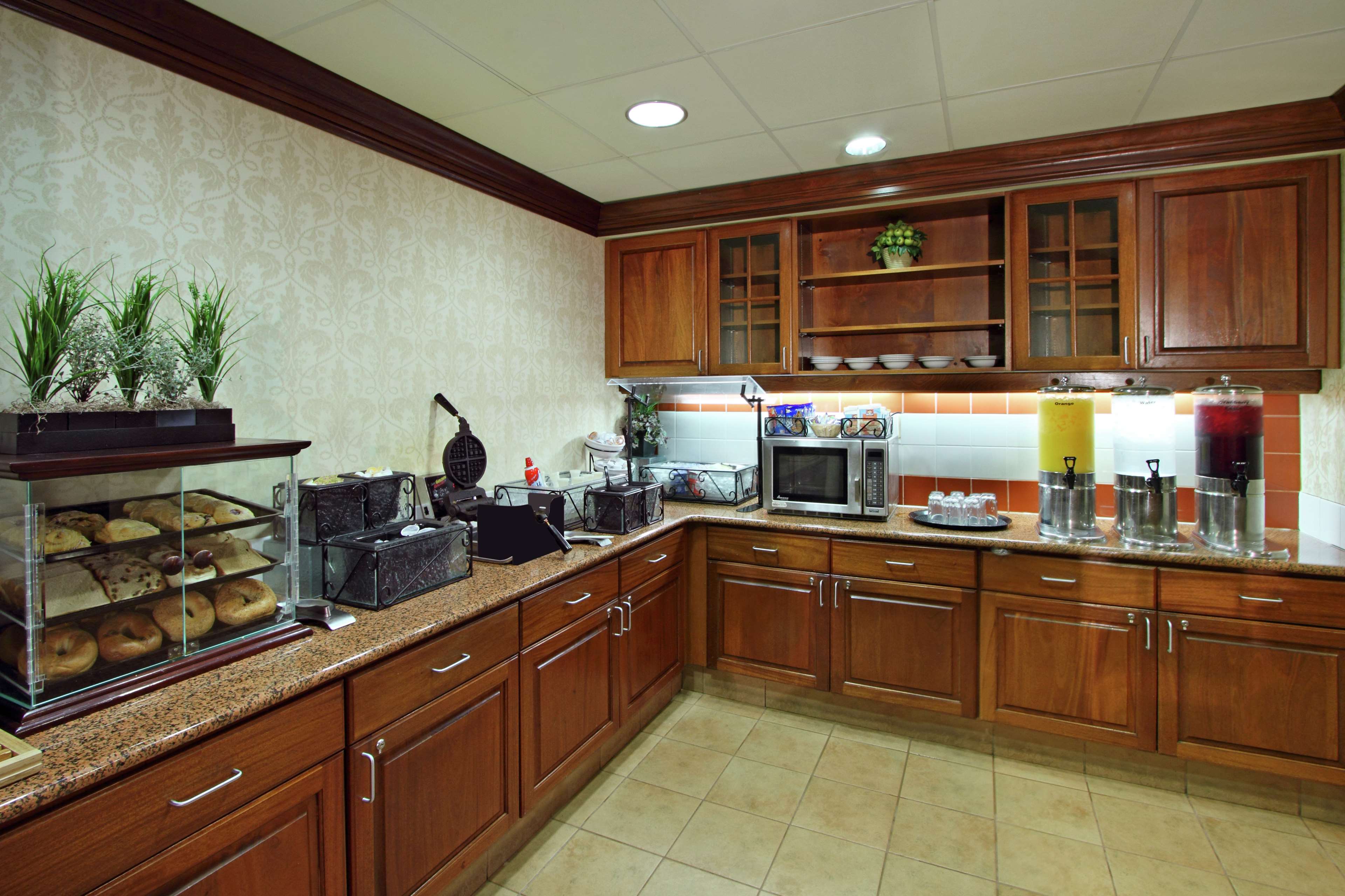 Homewood Suites by Hilton Chesapeake-Greenbrier Photo