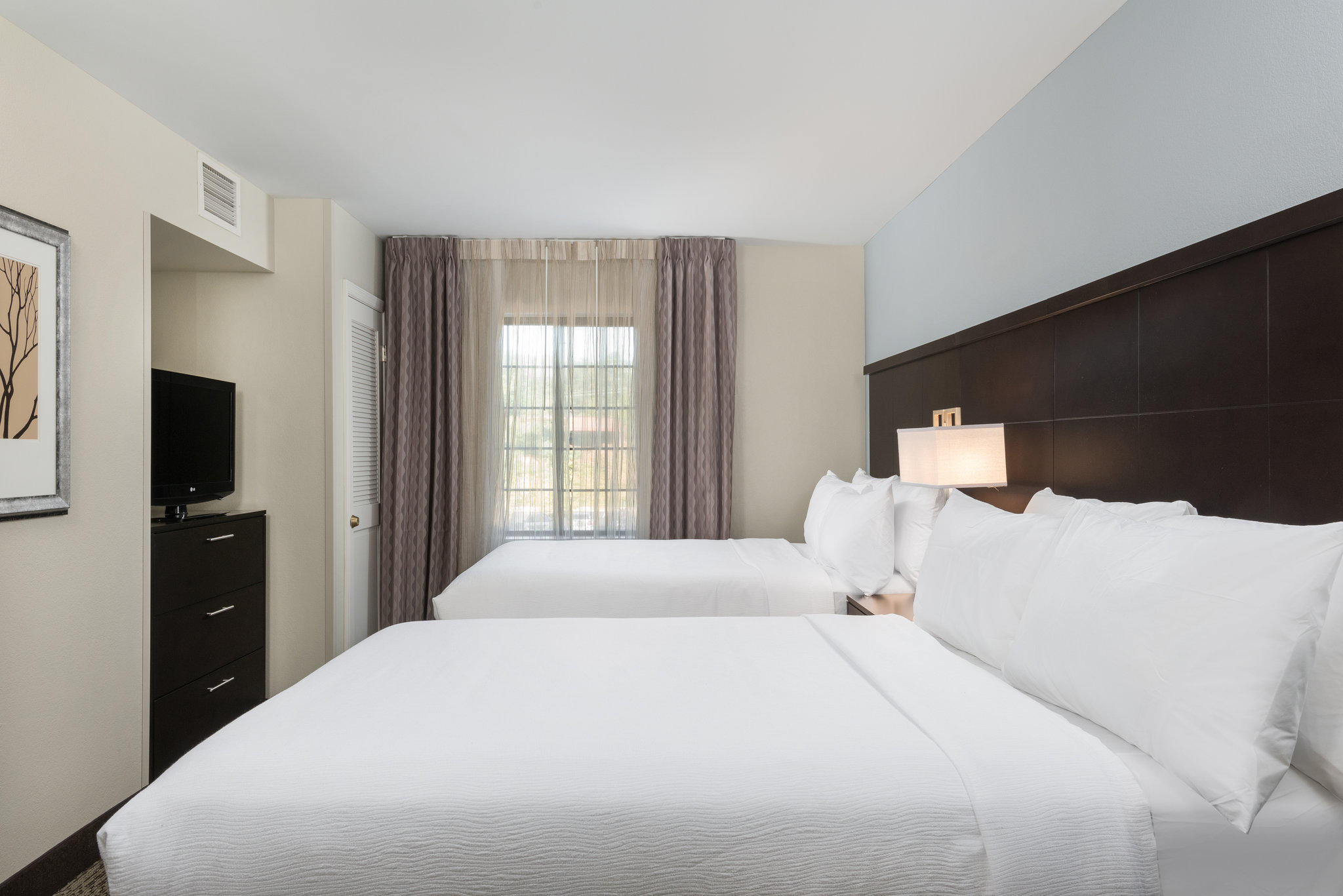 Staybridge Suites Chantilly Dulles Airport Photo