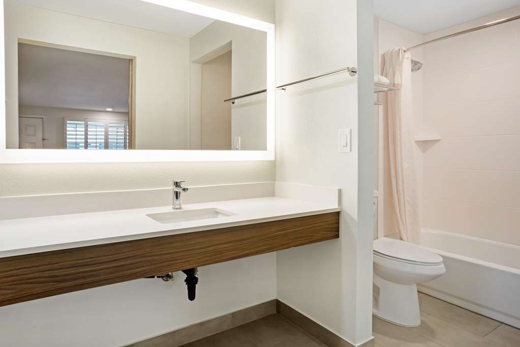 Best Western Shadow Inn Image