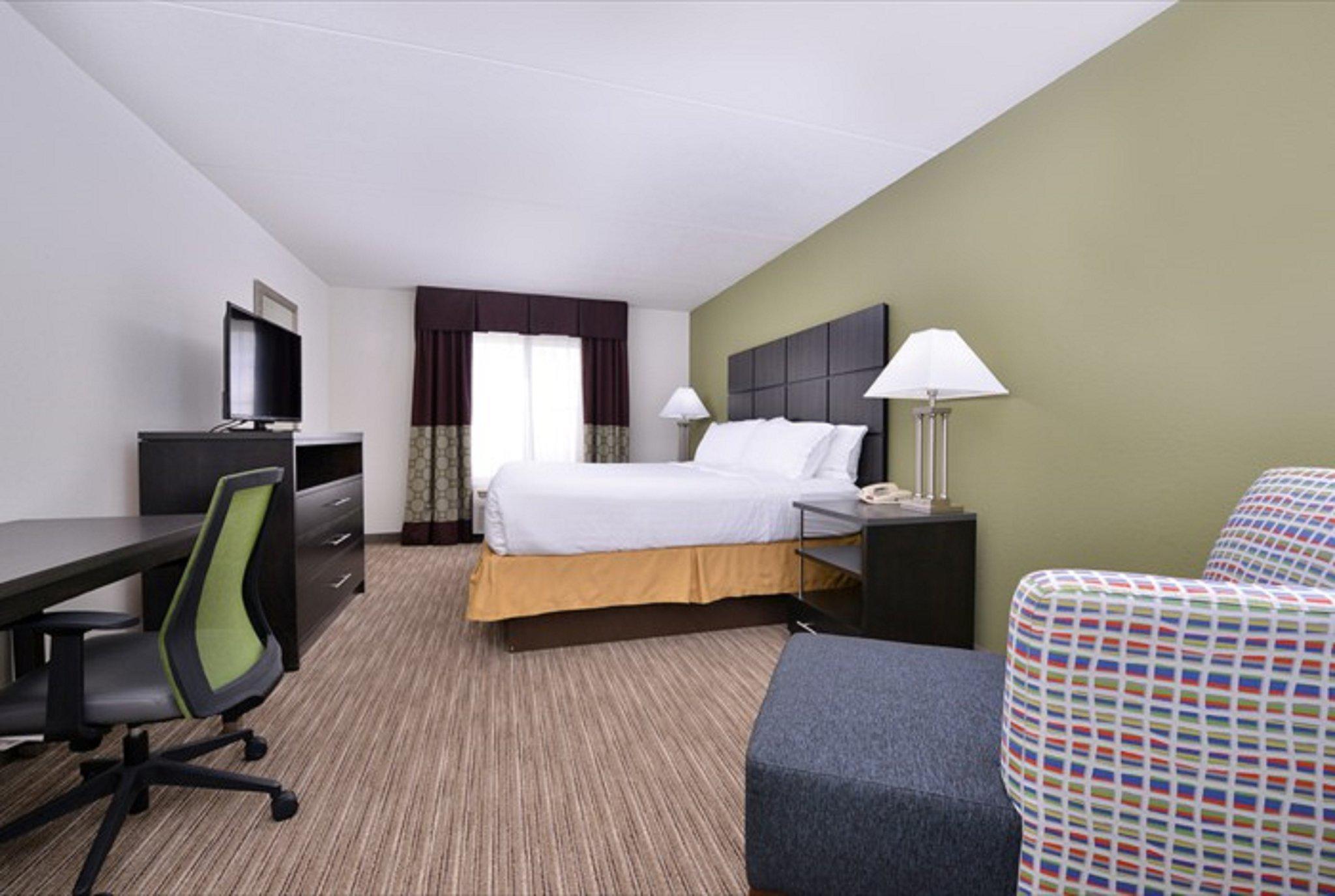 Holiday Inn Express & Suites Mooresville - Lake Norman Photo