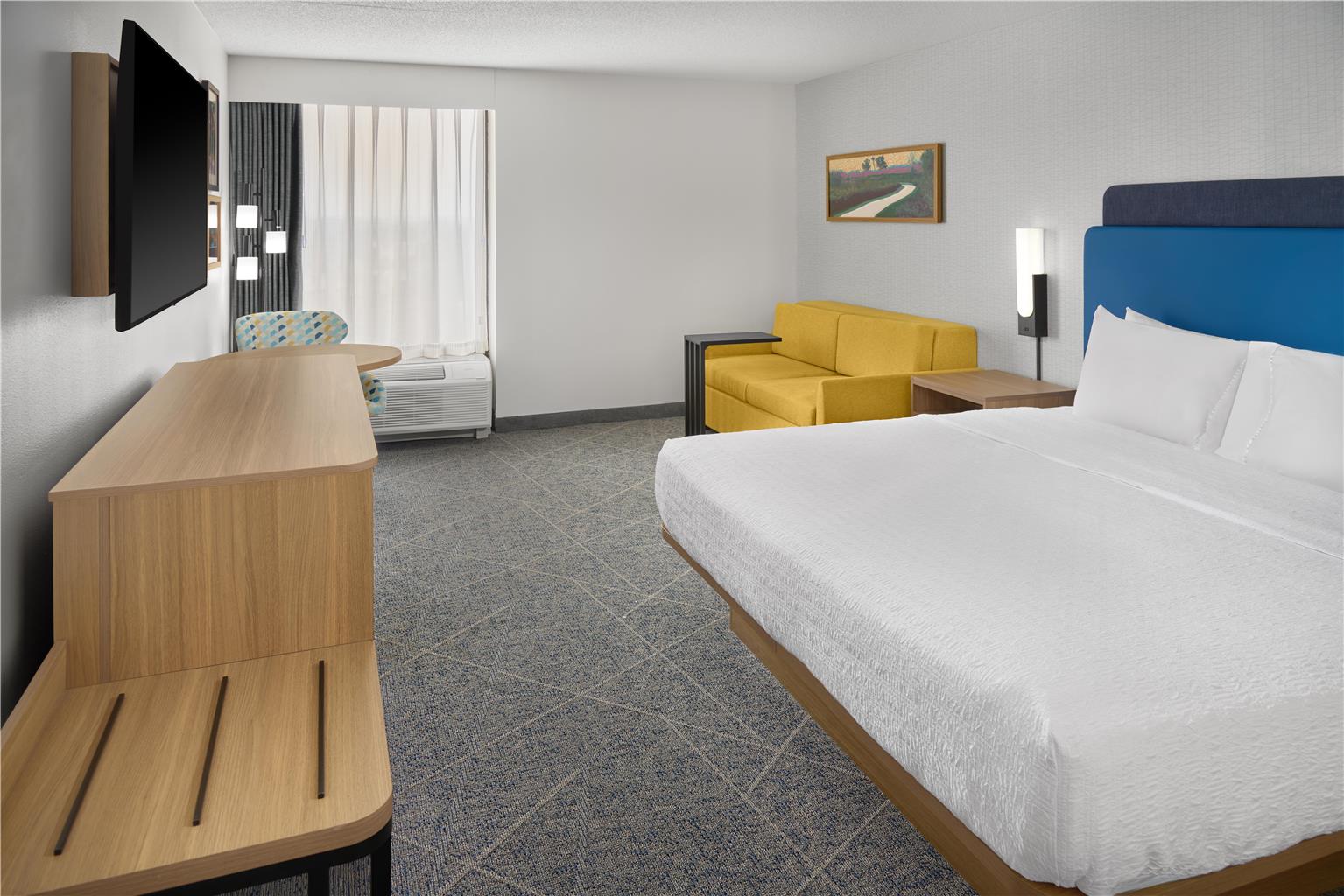 Hampton Inn Chicago-Carol Stream Image