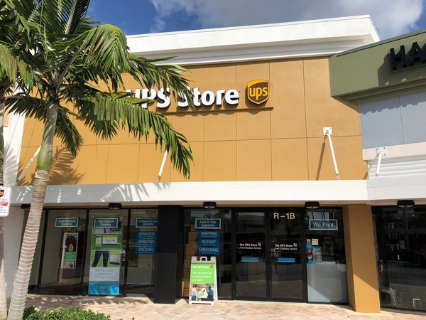 Facade of The UPS Store Boynton Beach