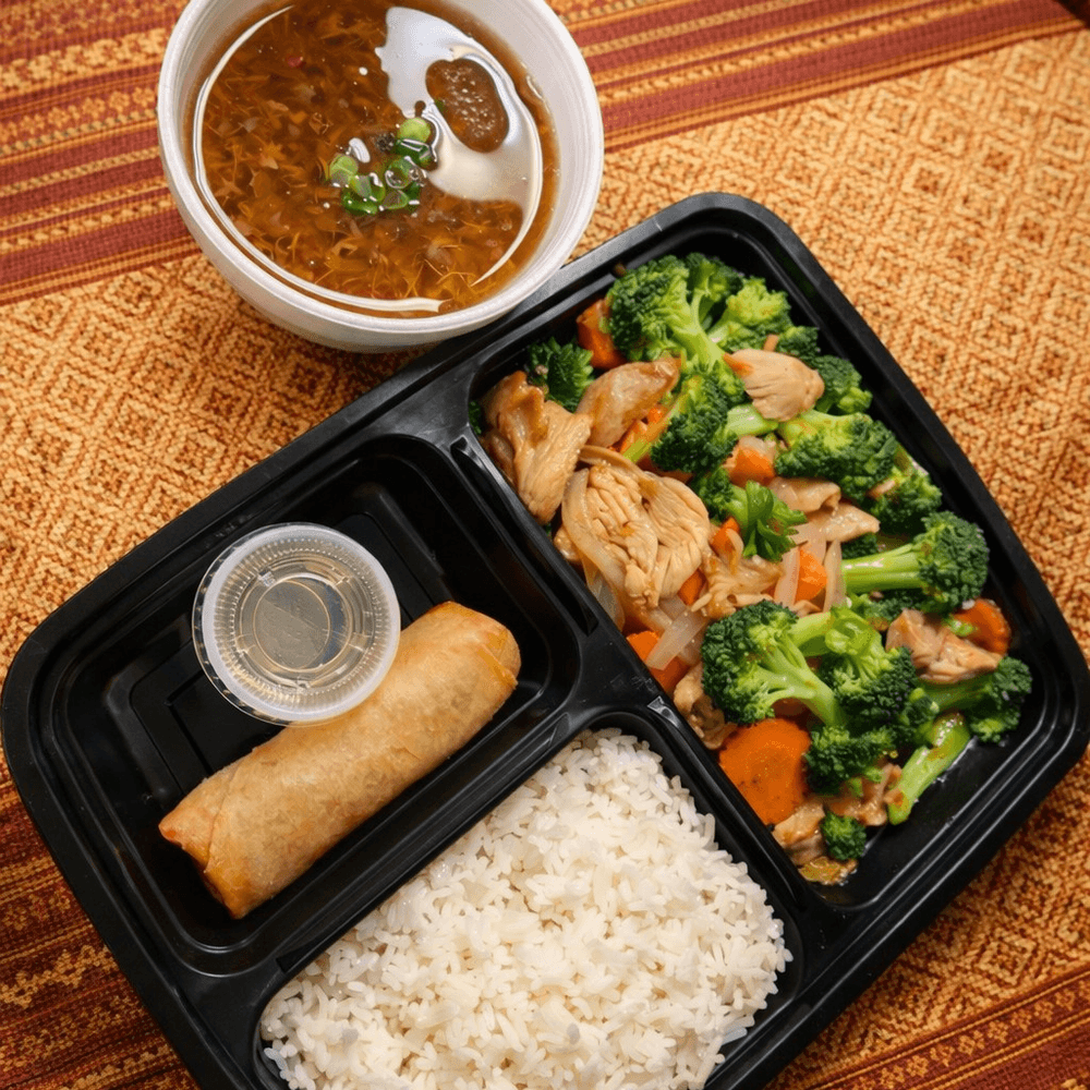 G : BROCCOLI STIR-FRY (CHICKEN or TOFU or VEGGIES)