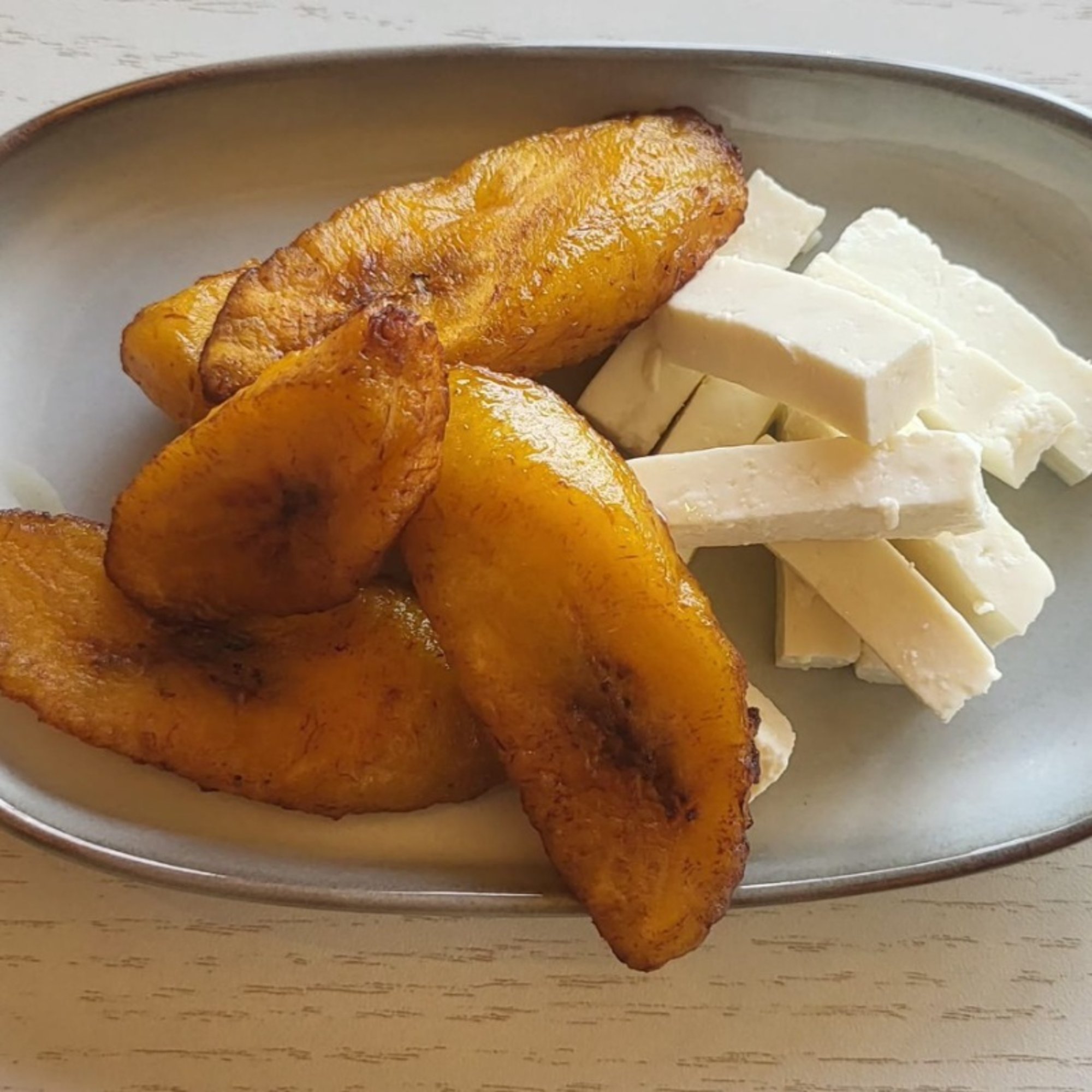 Maduro Con Queso