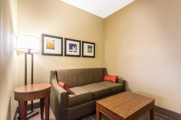 Images Comfort Suites