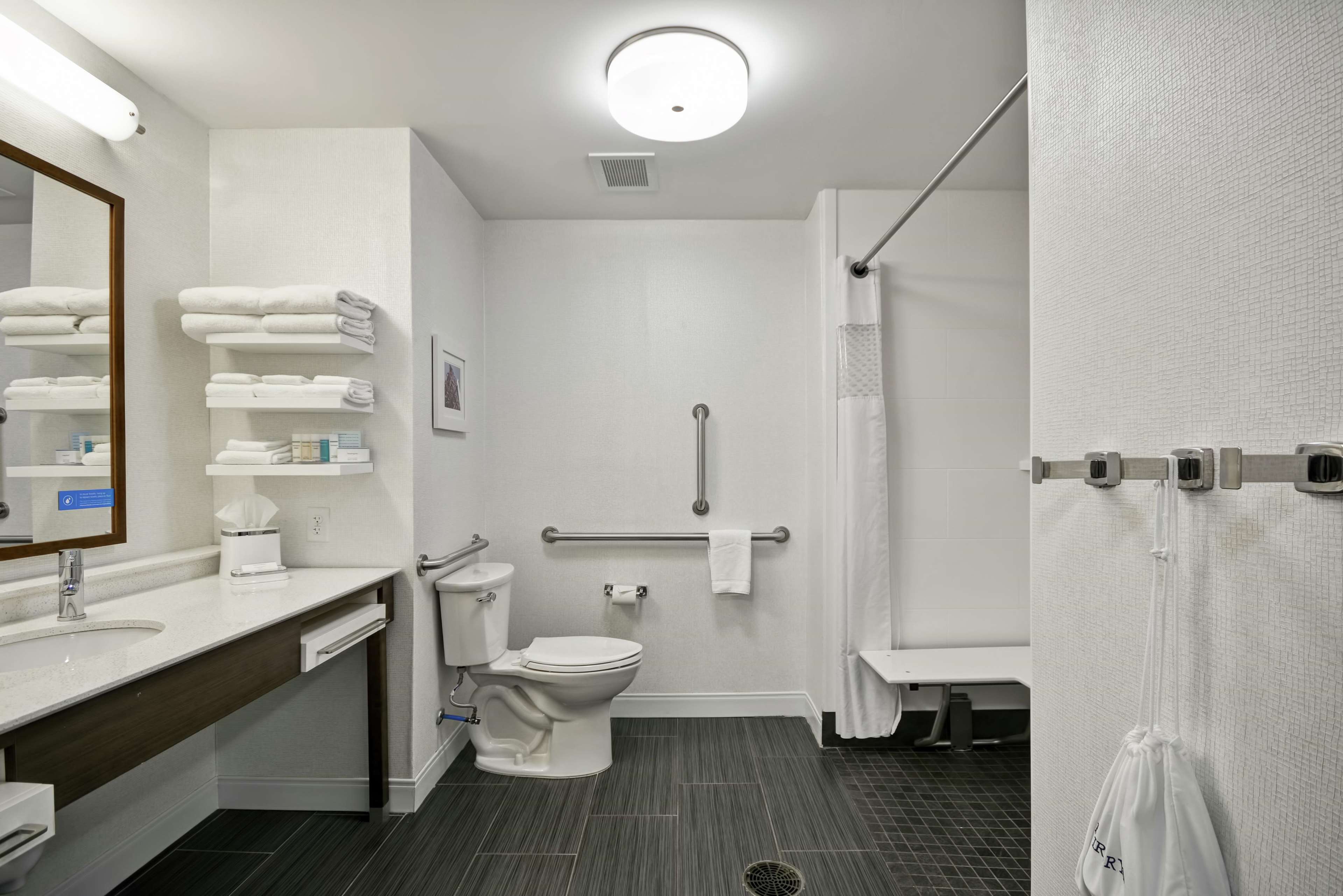 Hampton Inn Cincinnati/Blue Ash Photo