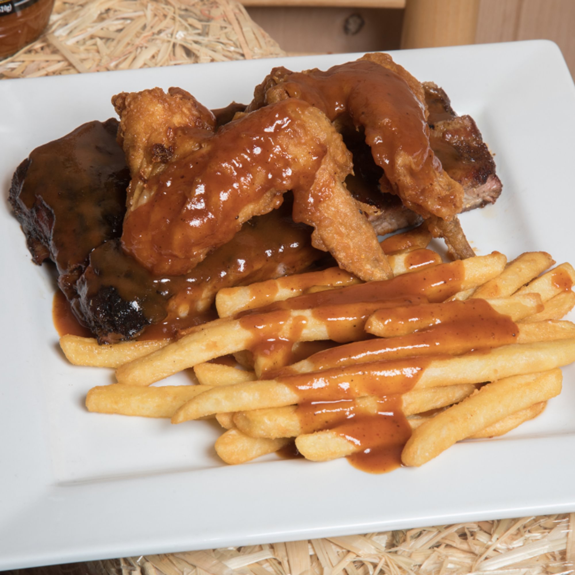 Combo -2 wings, 2 ribs, fries & drink