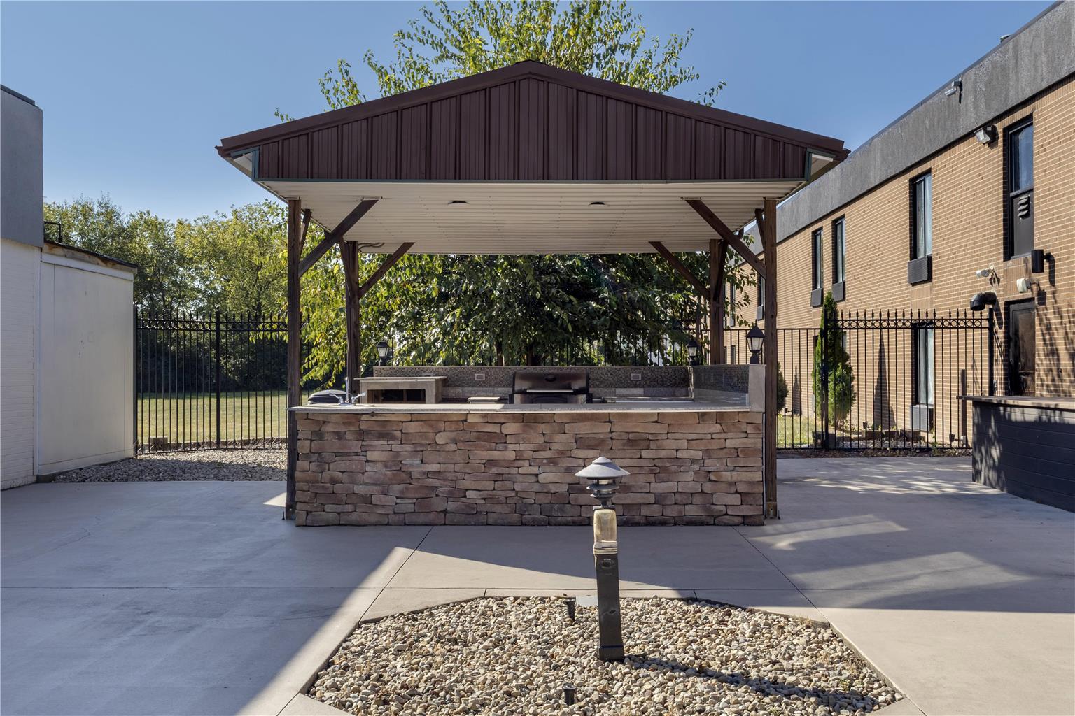 SureStay by Best Western Greenville Image