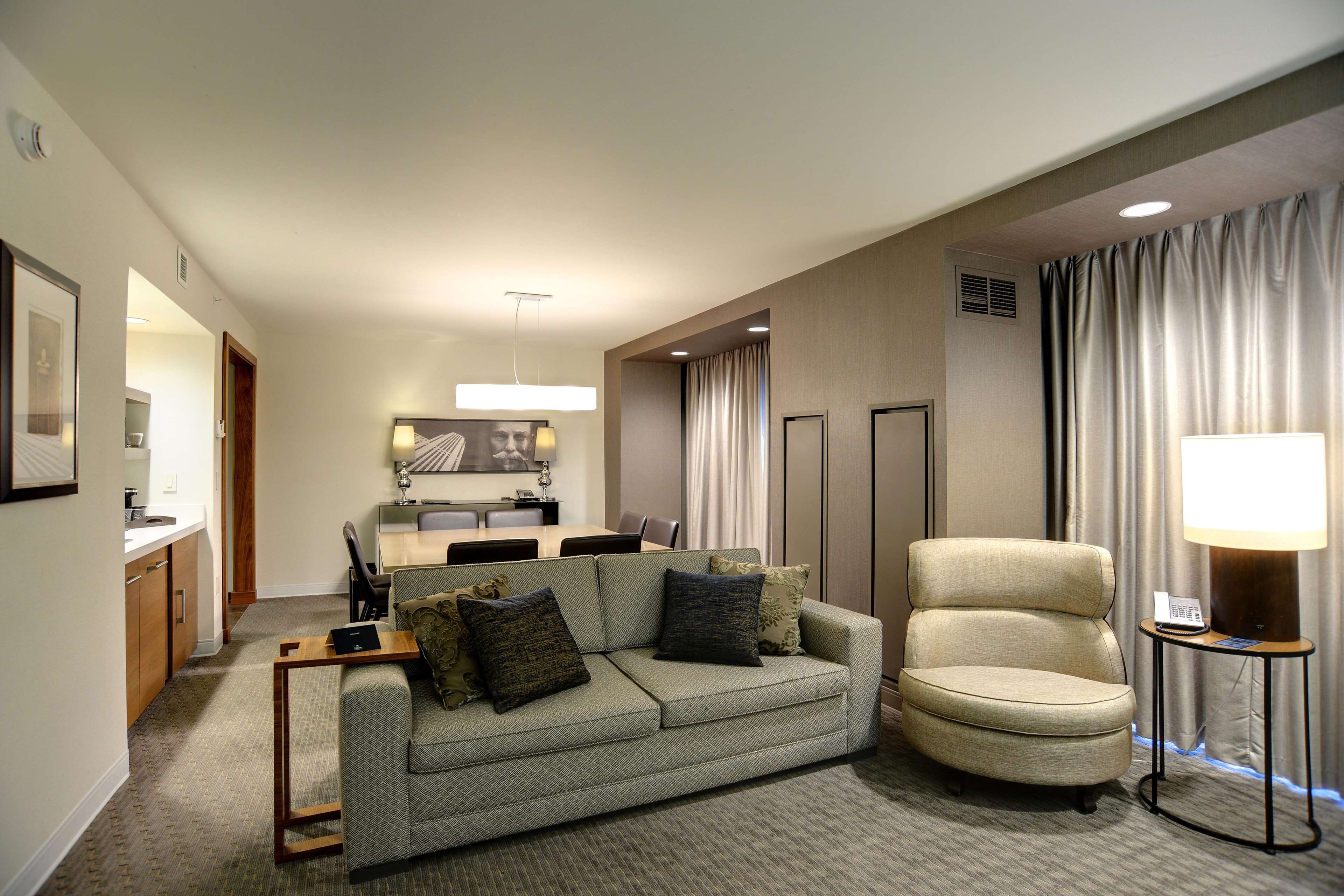 Hilton Columbus Downtown Photo