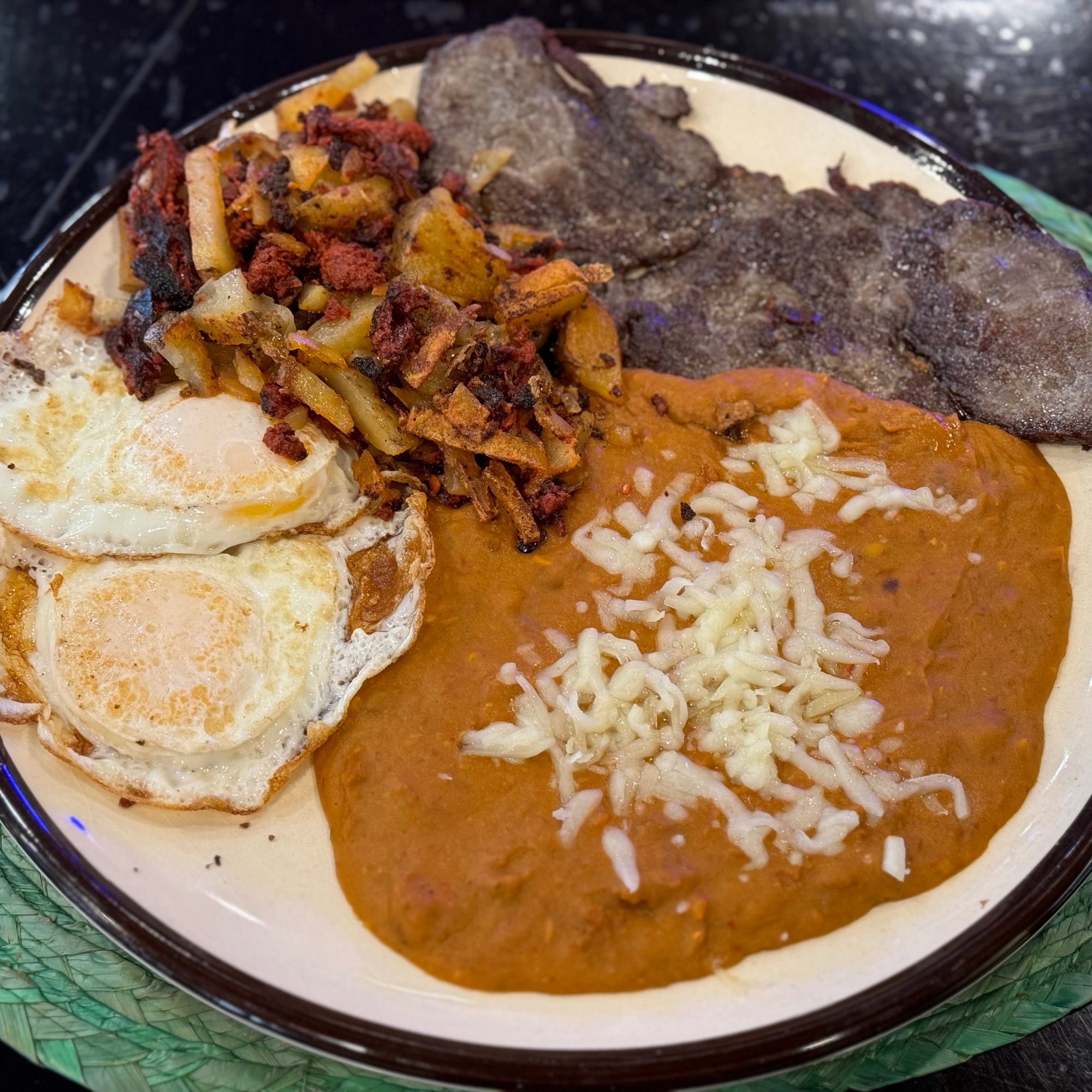 Ahuevo la Chona (Eggs & Bistec a la Chona)
