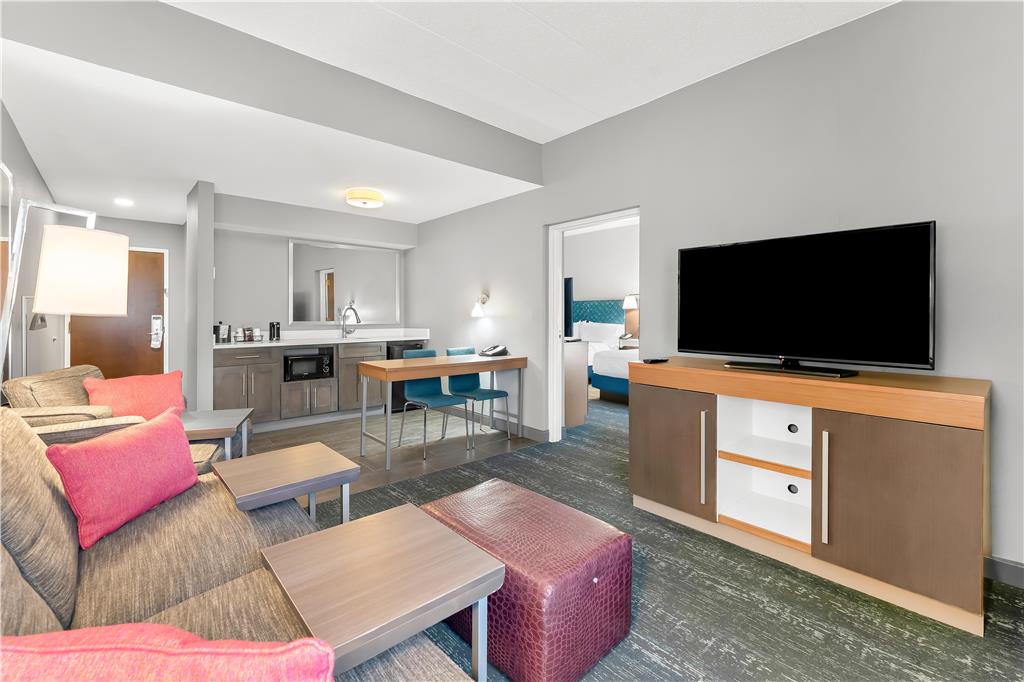 Hampton Inn & Suites Newtown Image
