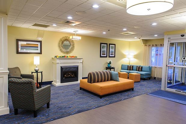 Images Holiday Inn Express Ludlow - Chicopee Area