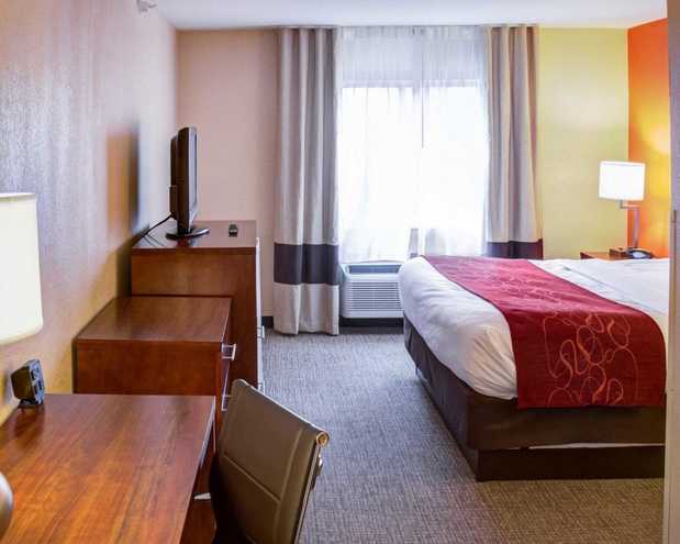 Images Comfort Suites