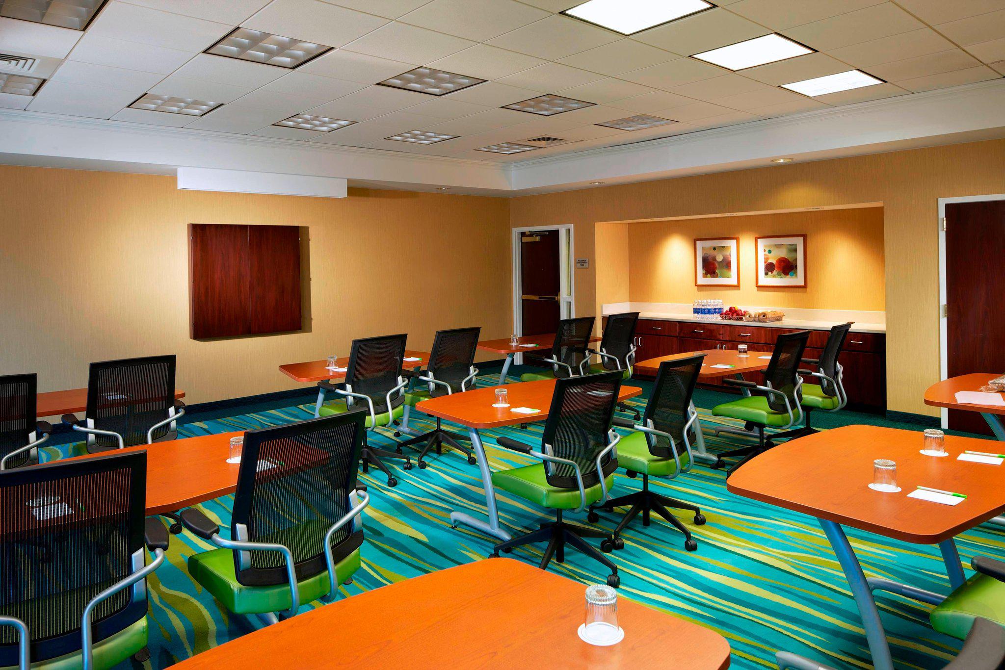 SpringHill Suites by Marriott Newark Liberty International Airport Photo