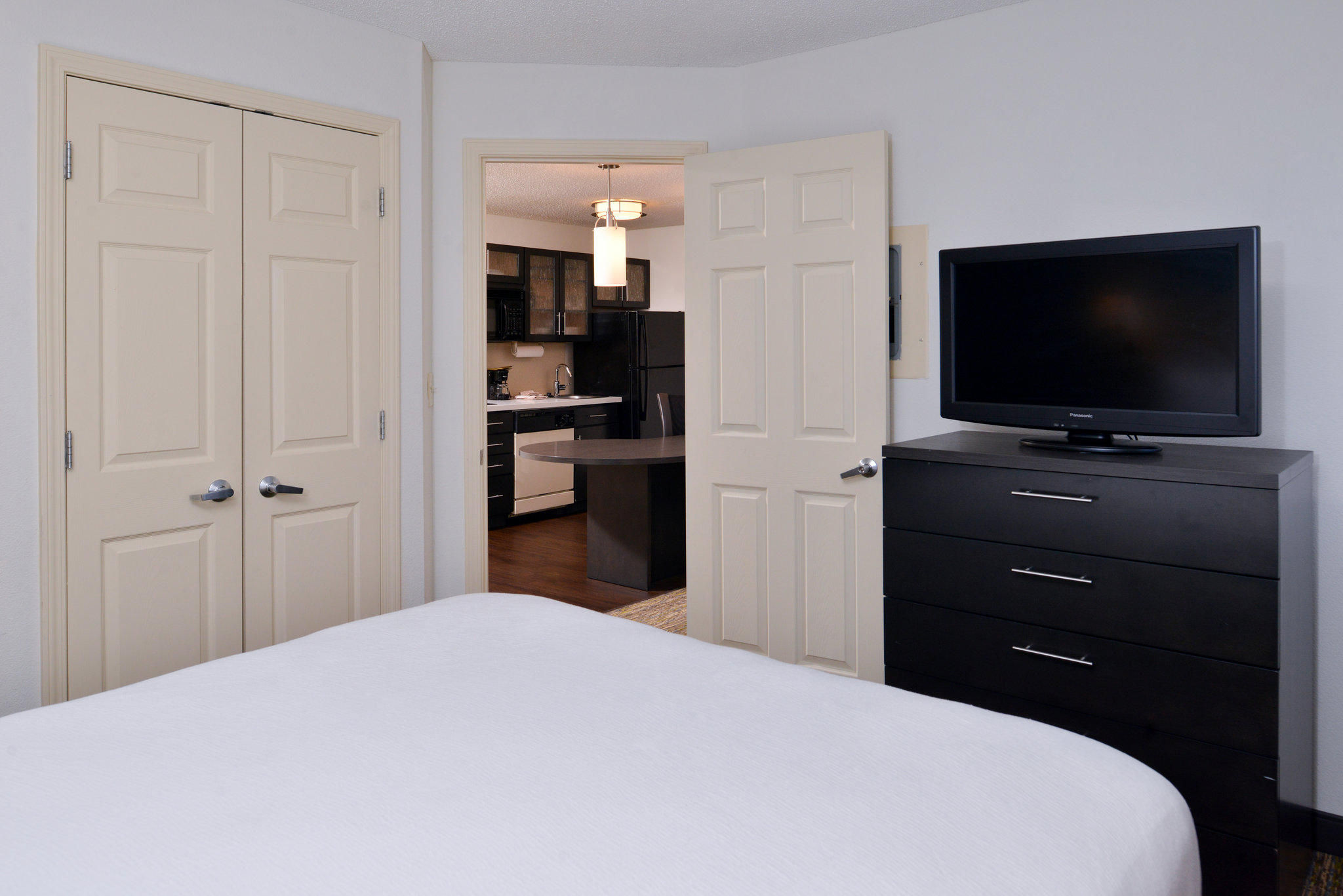 Candlewood Suites Charlotte-University Photo