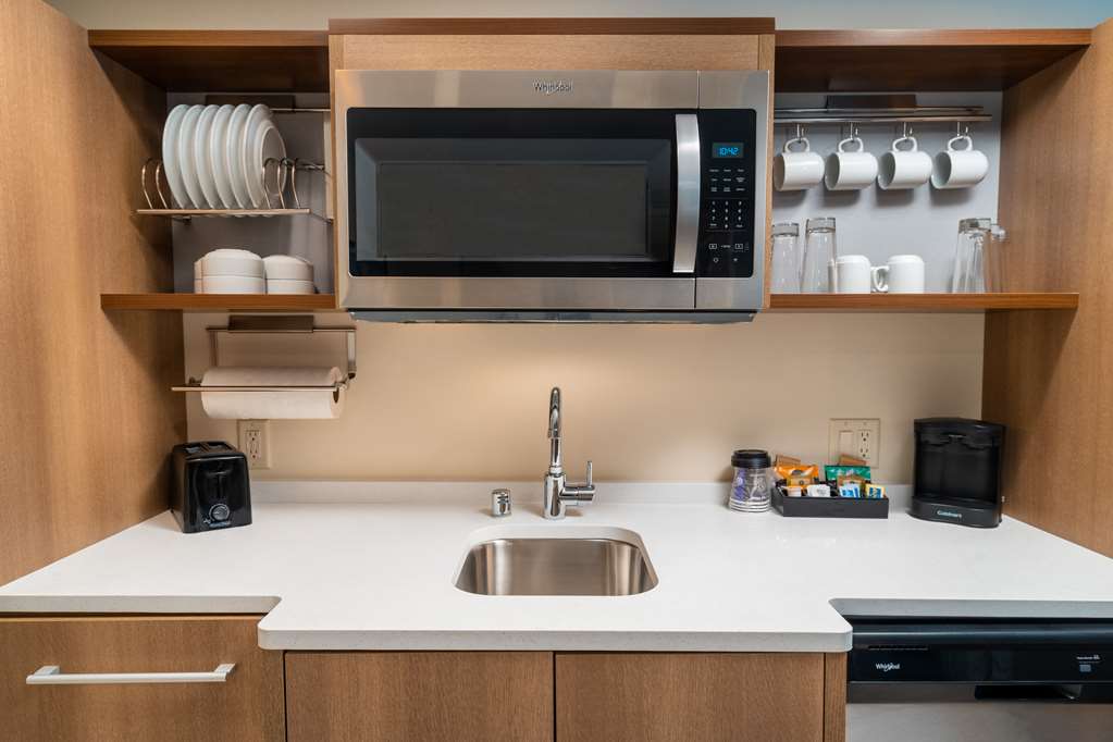 Home2 Suites by Hilton Bakersfield Image