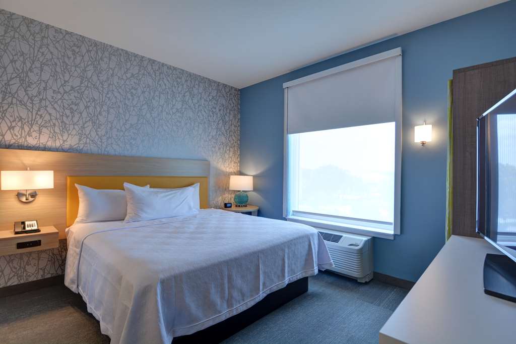 Home2 Suites by Hilton Naples I-75 Pine Ridge Road Image