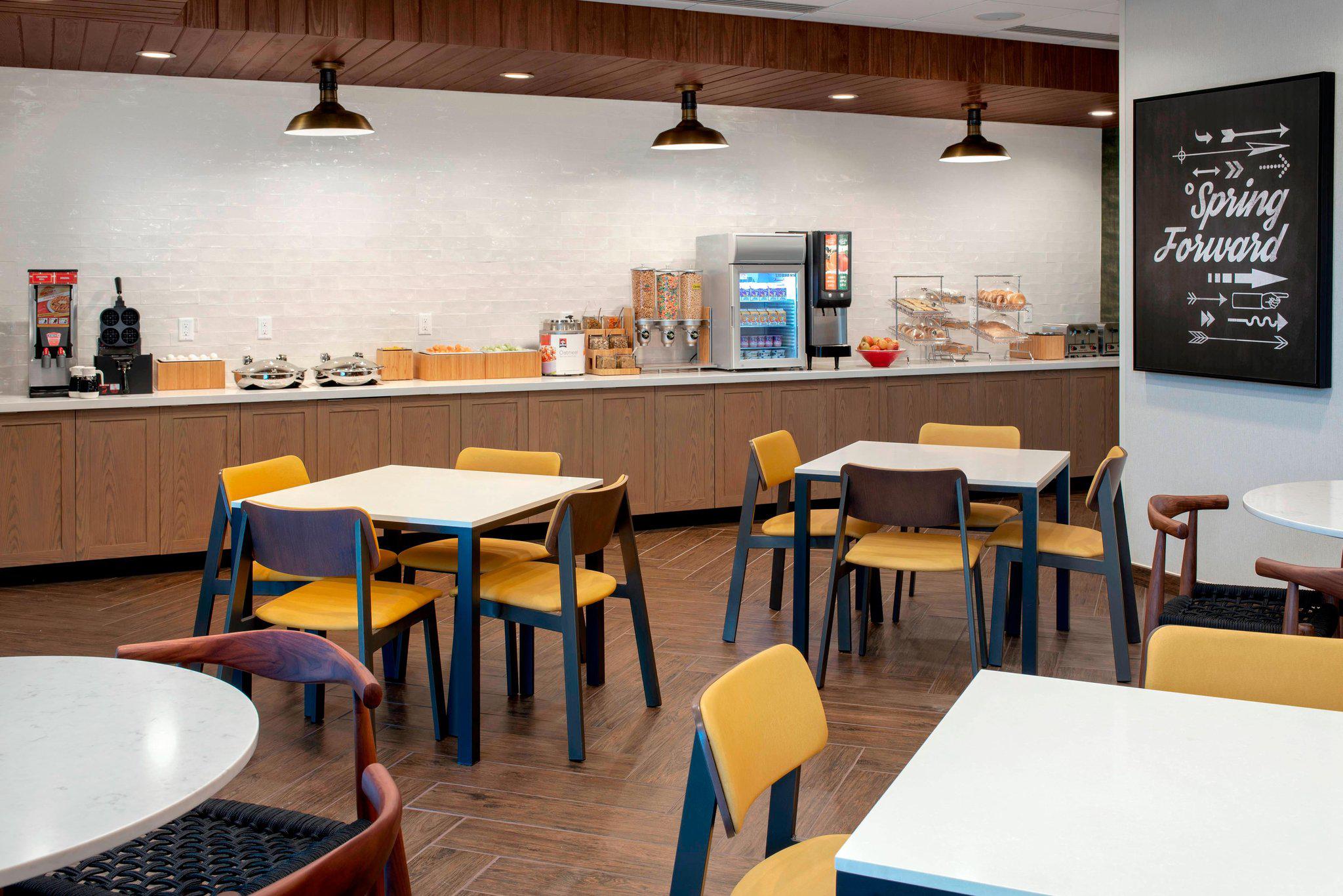 Fairfield Inn & Suites by Marriott Denver Tech Center North Photo