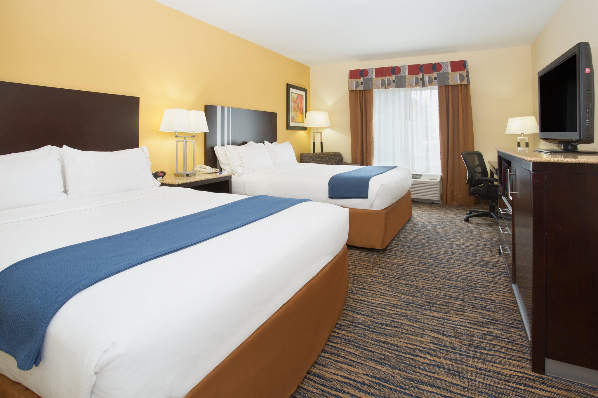 Holiday Inn Express & Suites Denver North - Thornton Photo