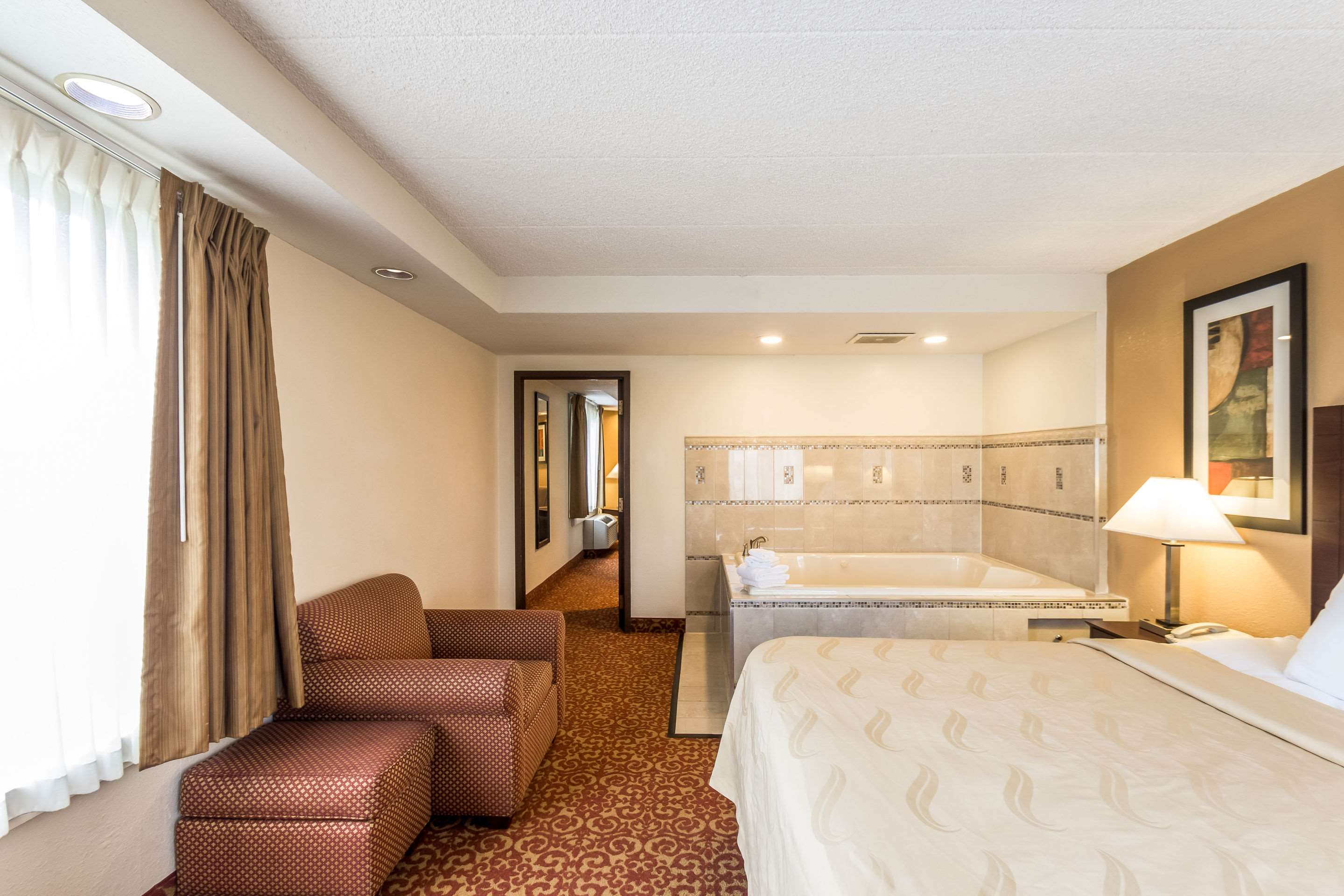 Quality Suites Milwaukee Airport Photo