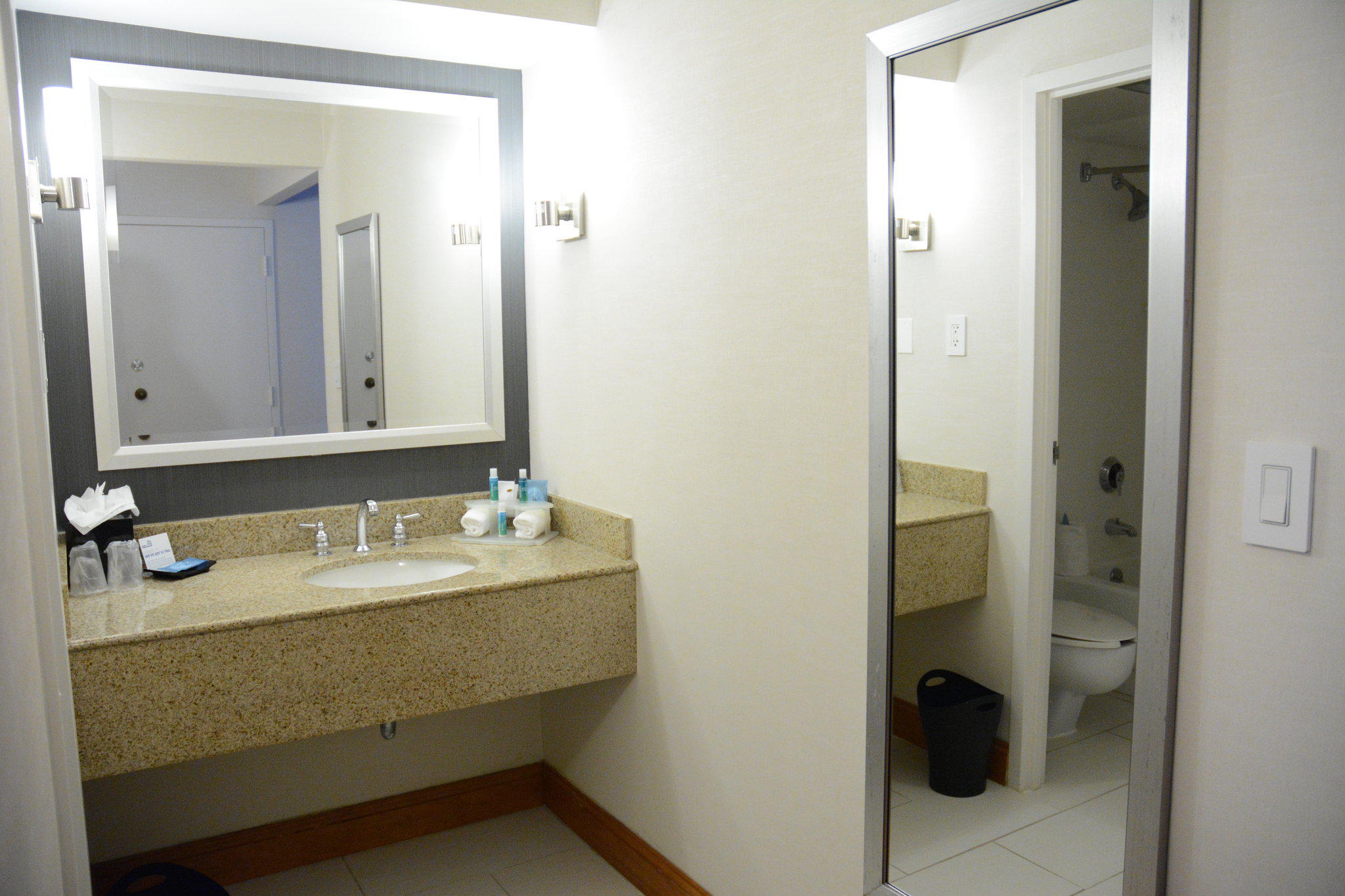 Holiday Inn Express & Suites Stamford Photo