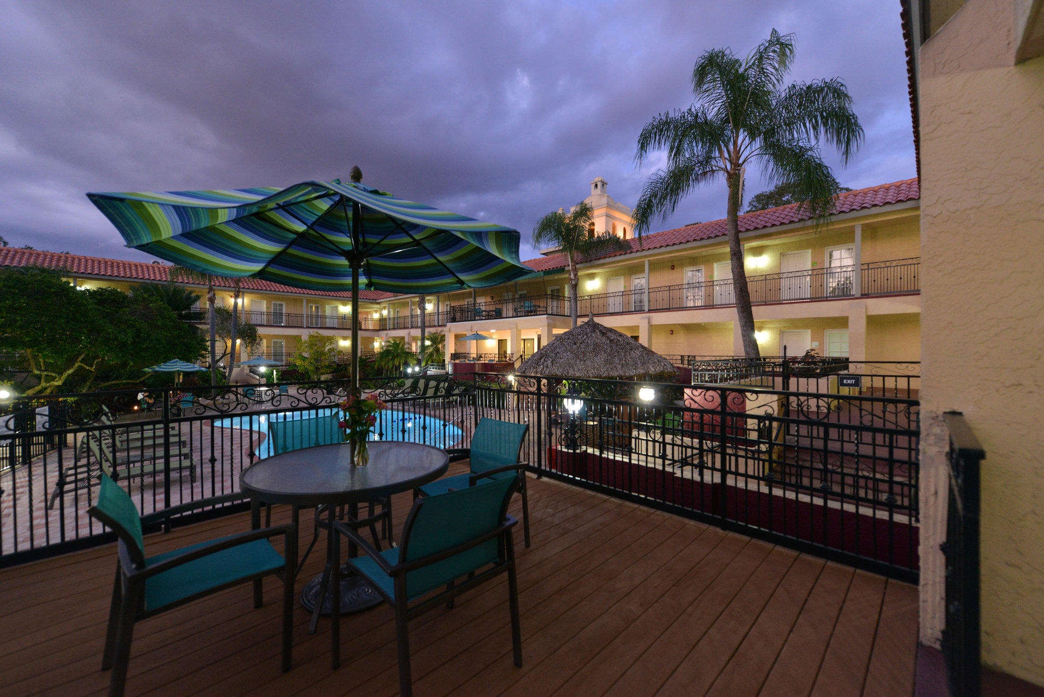 Holiday Inn & Suites Tampa N - Busch Gardens Area Photo