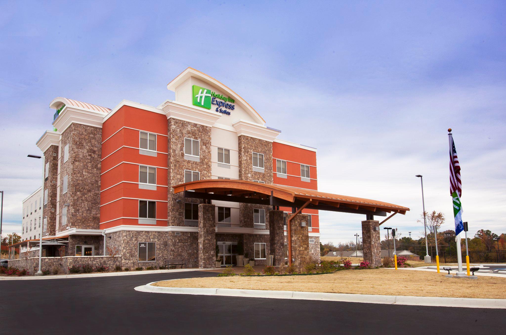 Holiday Inn Express & Suites Hot Springs Photo