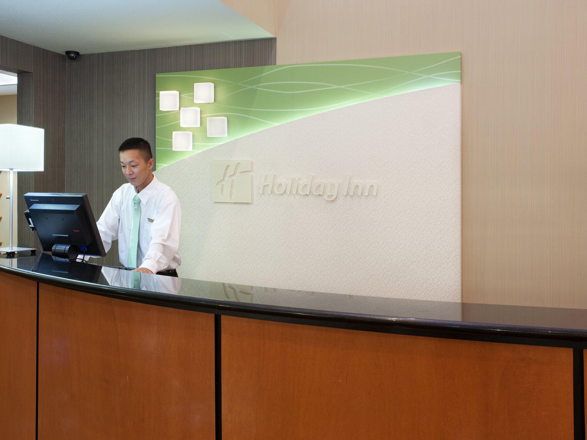 Holiday Inn & Suites Oakland - Airport Photo