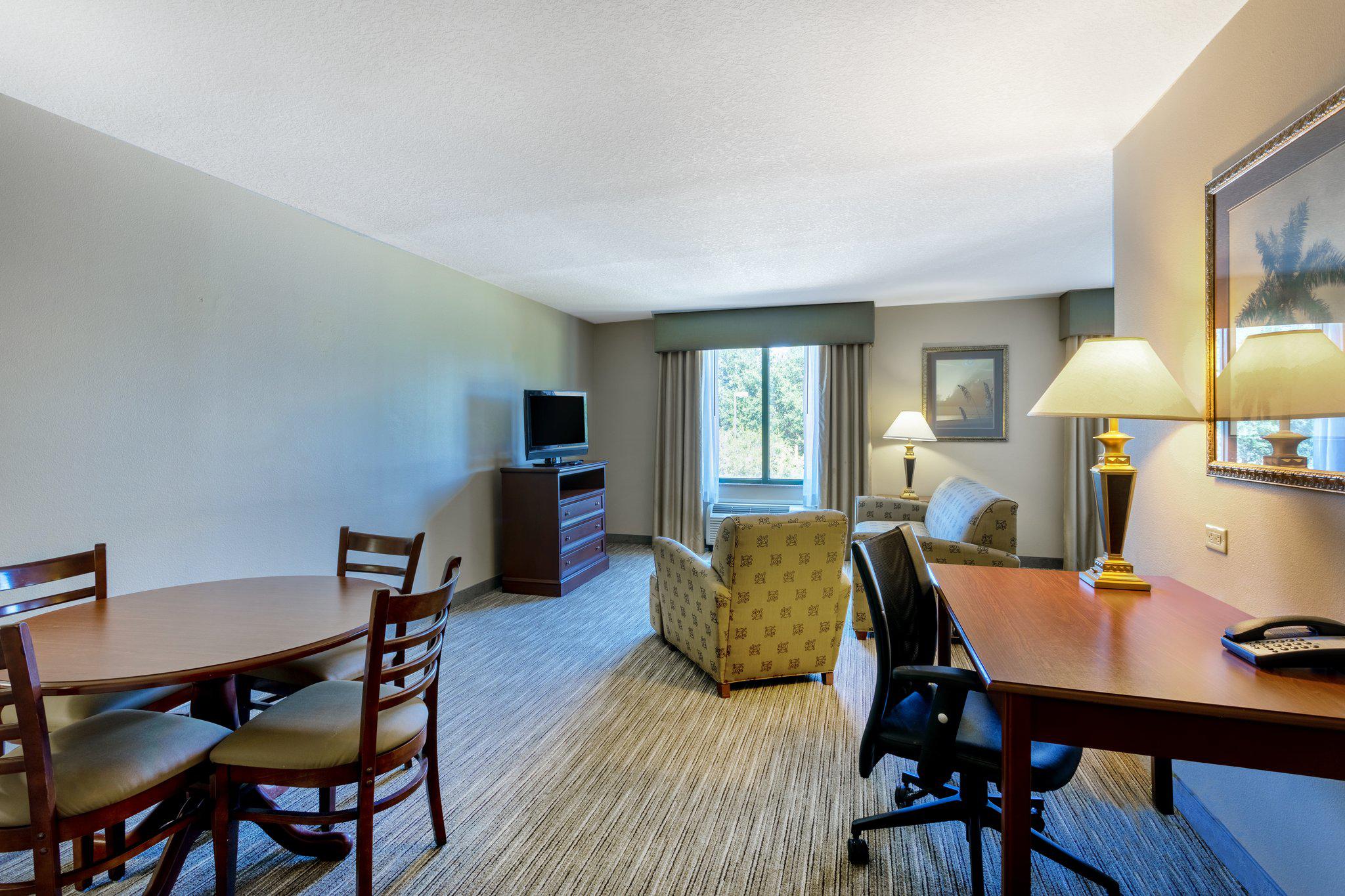 Holiday Inn Express & Suites Bradenton East-Lakewood Ranch Photo