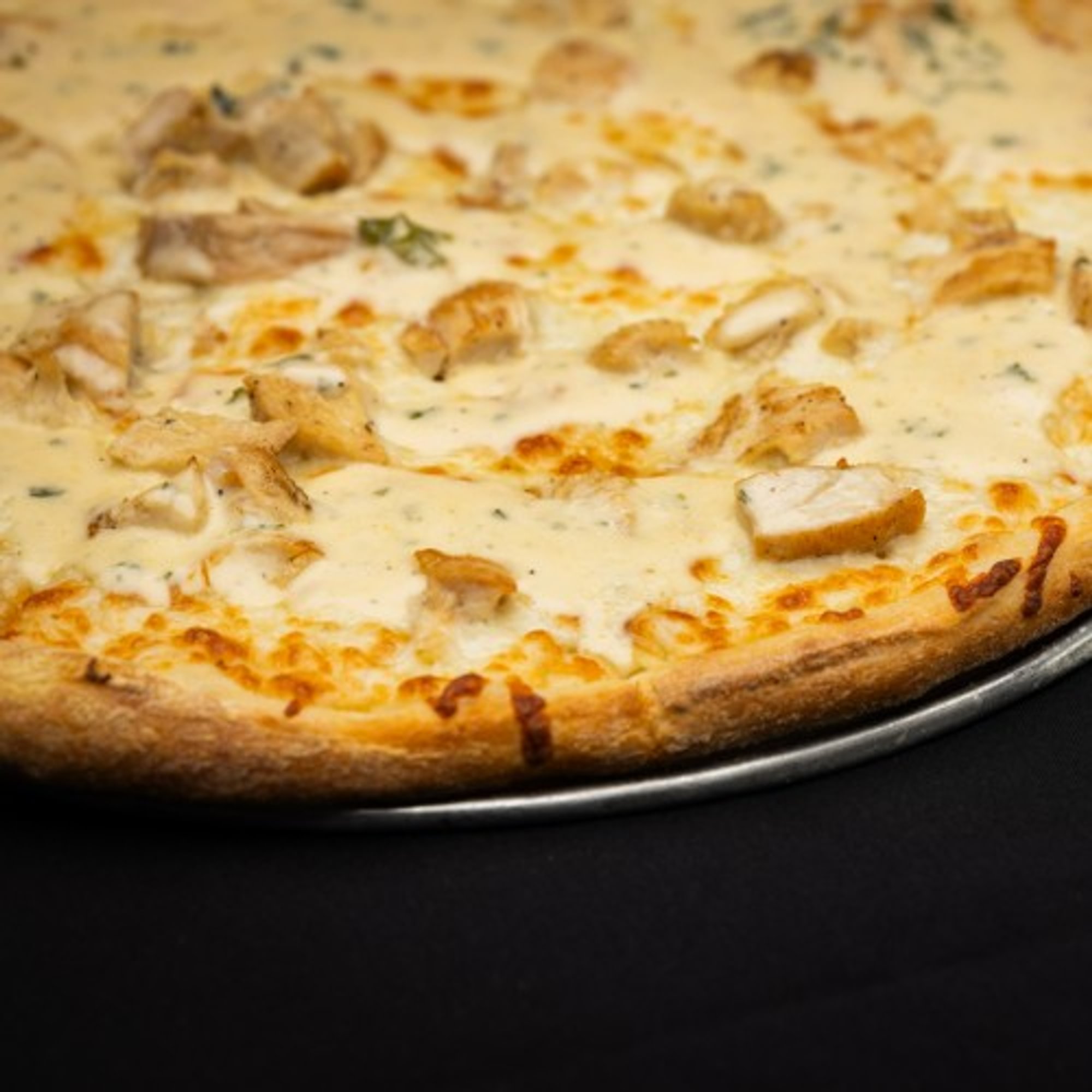 Chicken Alfredo Pizza (Medium)