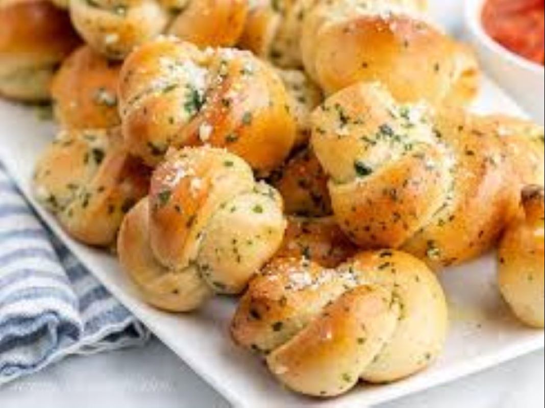 Garlic Knot (12)