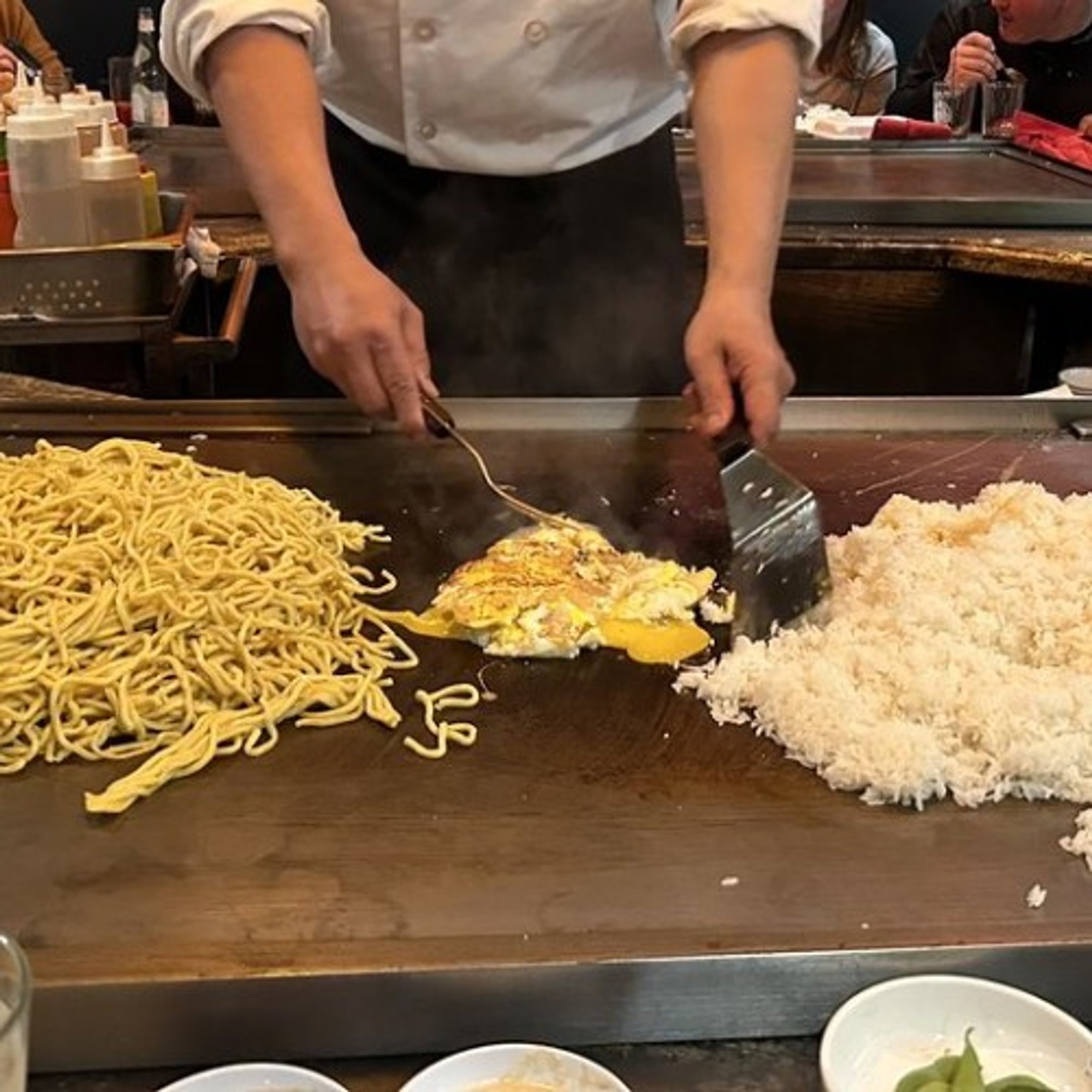 Hibachi Fried Rice & Noodles (1/2 tray)