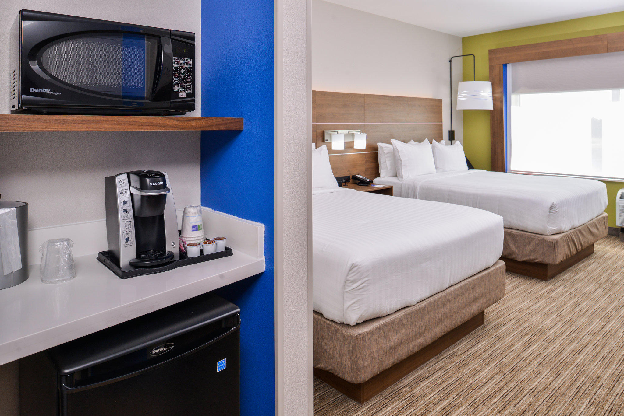 Holiday Inn Express & Suites Siloam Springs Photo