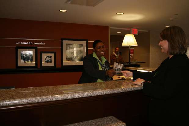 Images Hampton Inn & Suites Omaha-Downtown