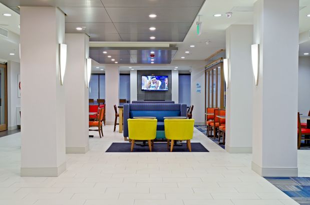 Images Holiday Inn Express & Suites Phoenix North - Scottsdale