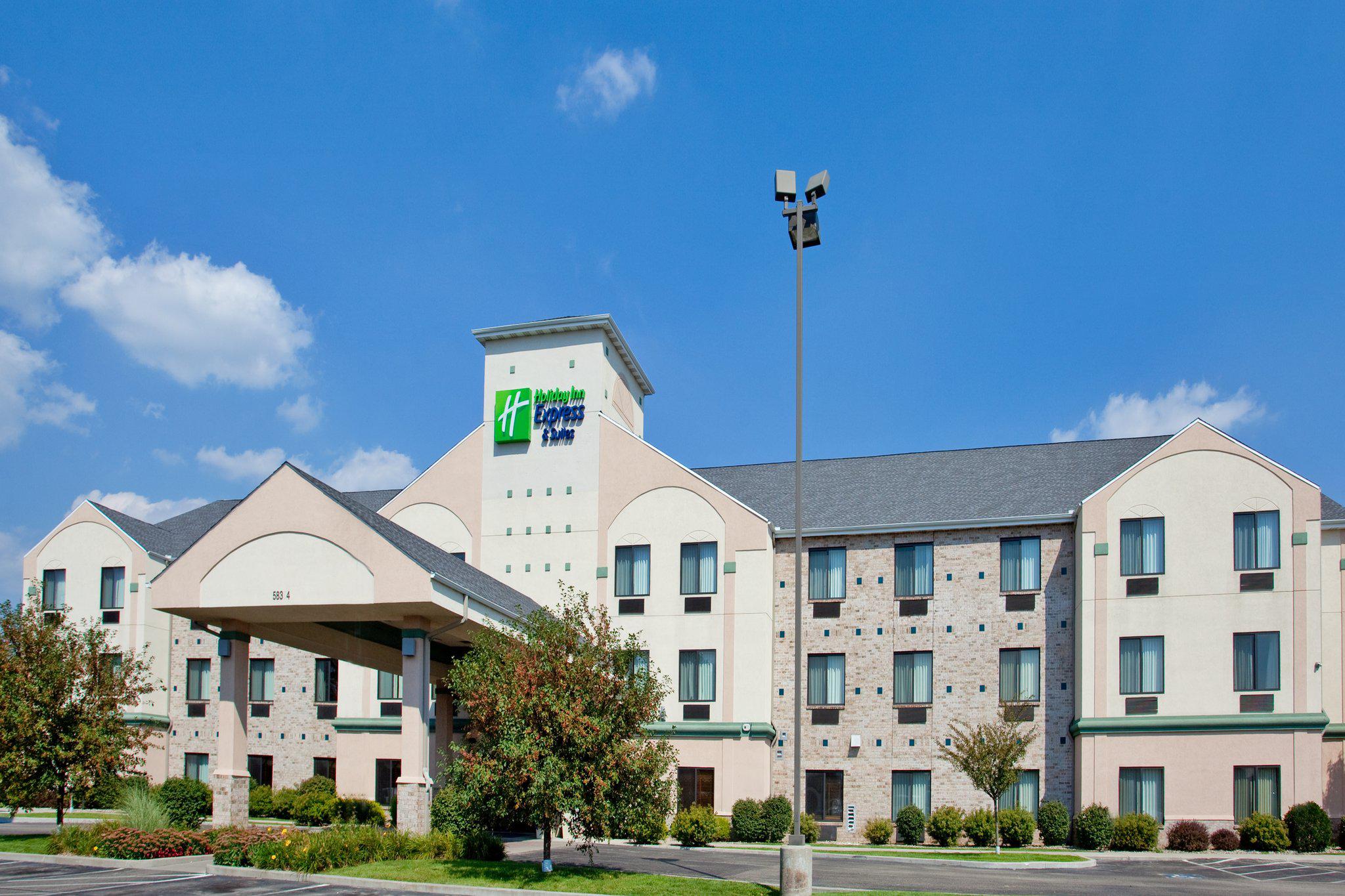 Holiday Inn Express & Suites Elkhart-South Photo
